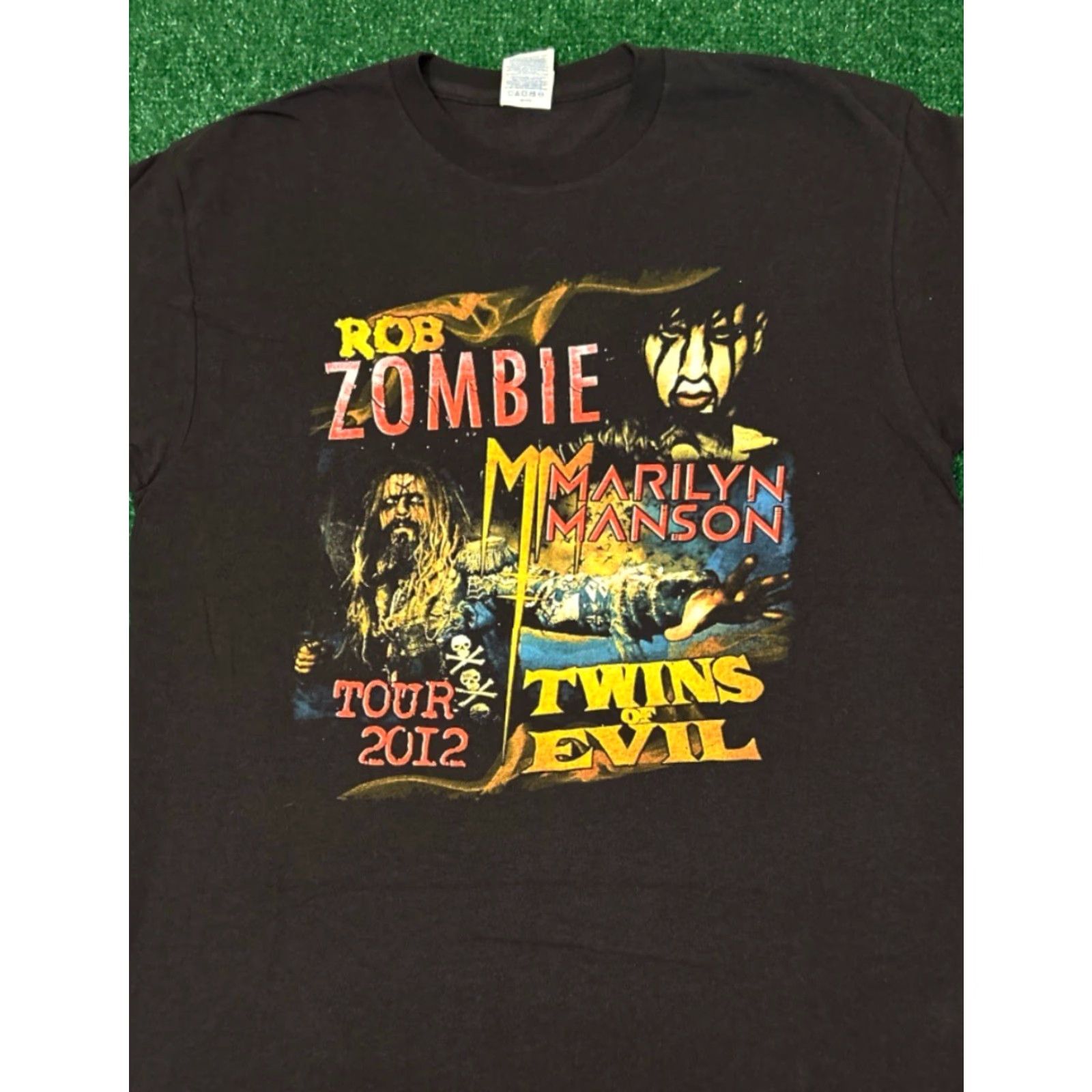 Twins VINTAGE Marilyn Manson Rob Zombie Twins Of Evil Tour 2012 VTG Shirt Mens M Black 90s Music Rock Band Tee Size US M / EU 48-50 / 2 - 4 Thumbnail