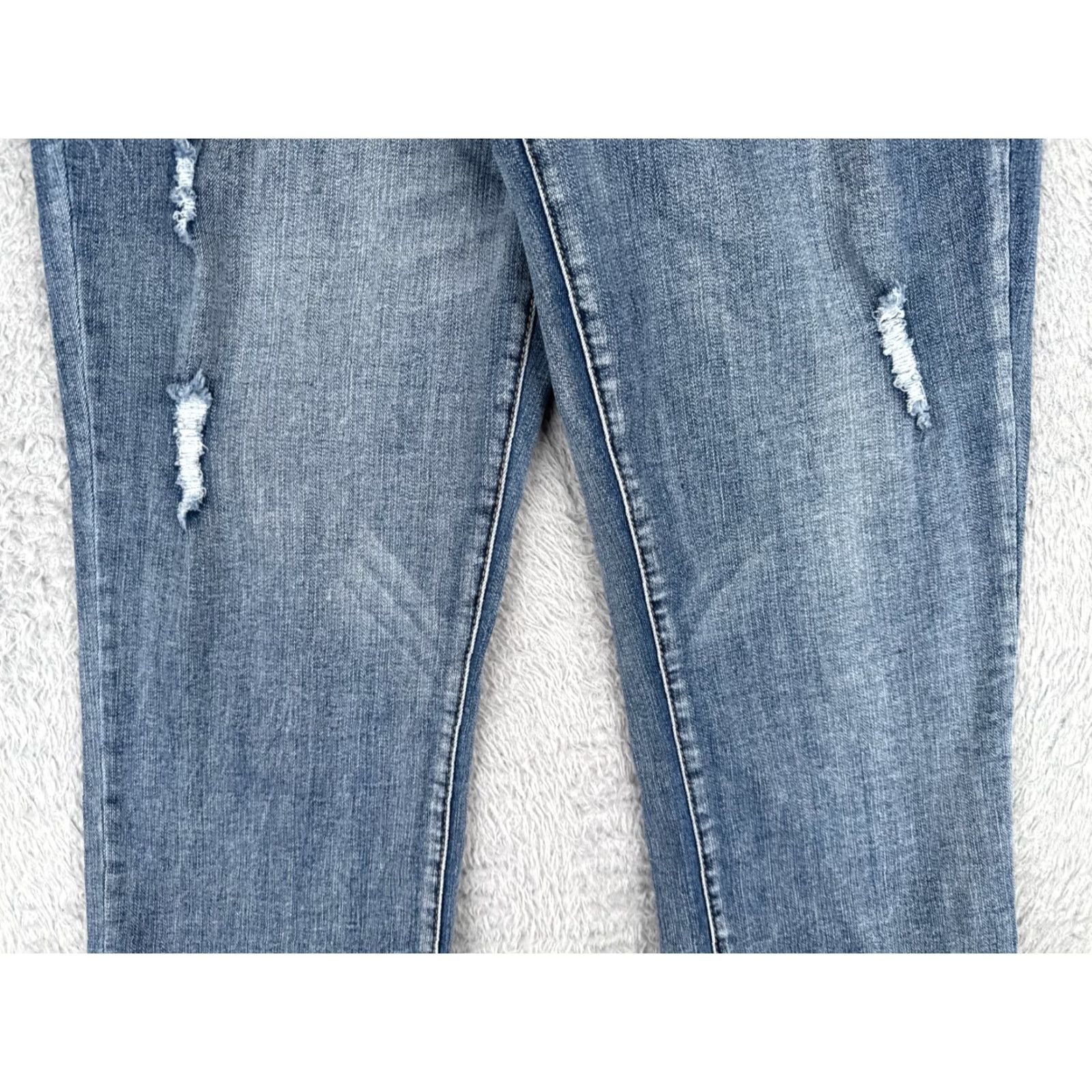 Vintage Maurices Jeans Capri Mid 11 Blue Denim Distressed 30x22 Cotton Blend Womens Capri Jeans Size 32" / US 10 / IT 46 - 3 Thumbnail