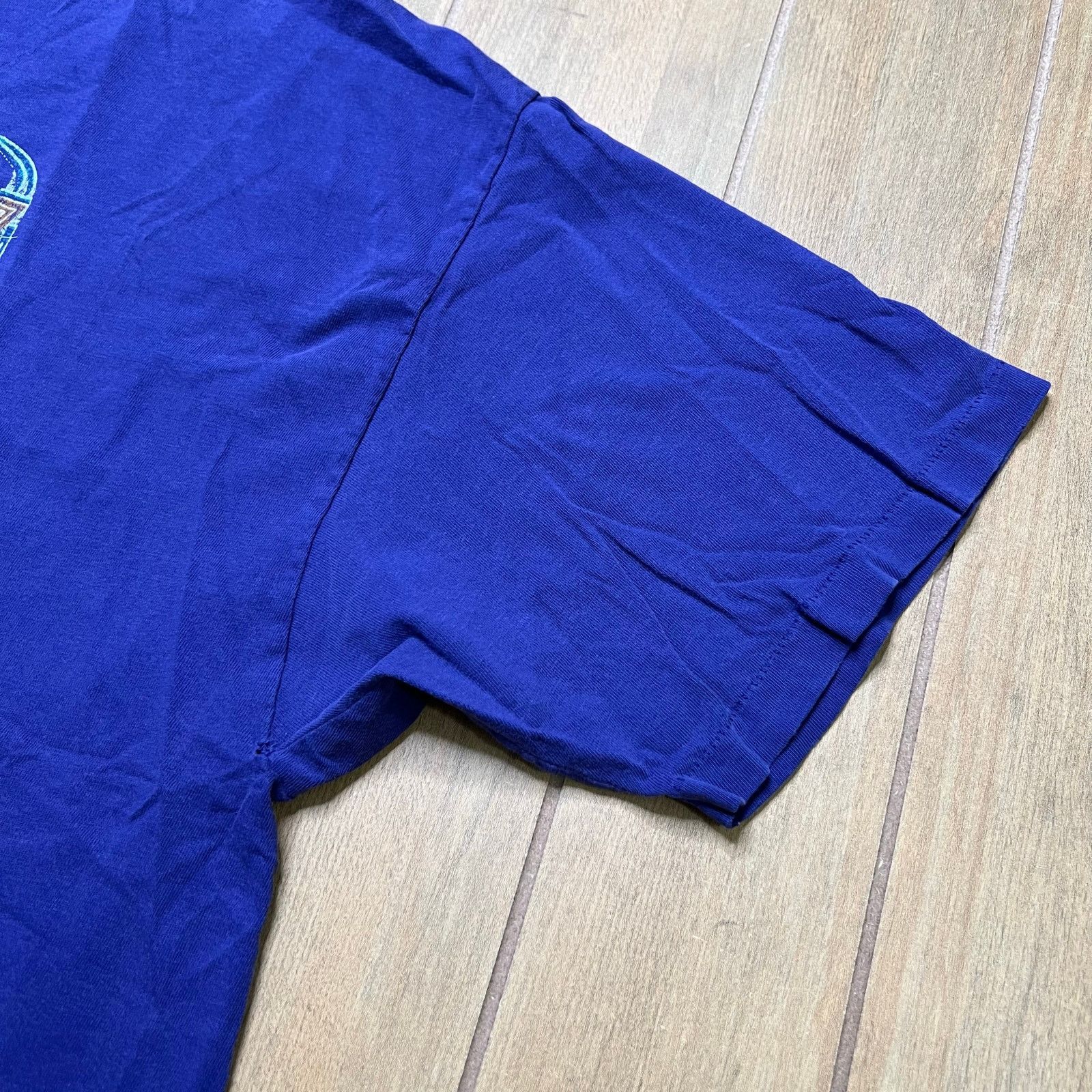 Hanes Vintage T-shirt graphic print of figures men Sz XXL distress Size US XL / EU 56 / 4 - 5 Thumbnail