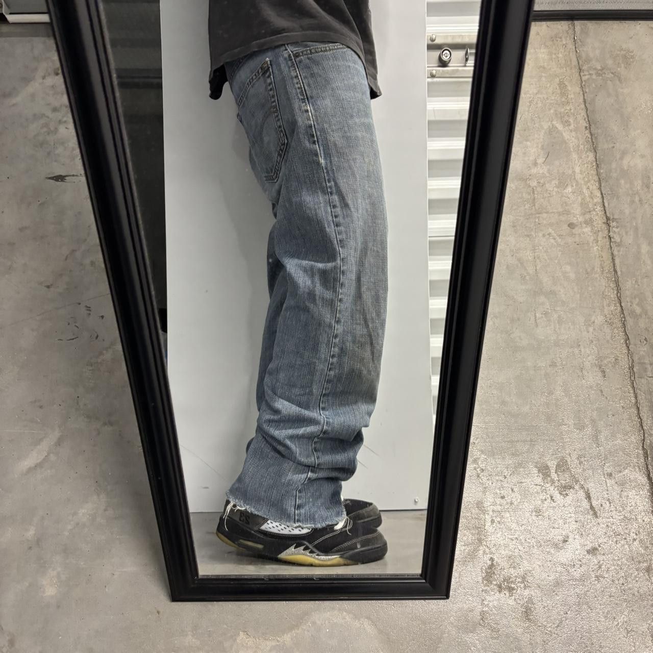 Levi's Crazy Vintage Y2K/2000s Grunge Levis Dark Wash Denim Jeans! 33x30 Size US 33 - 2 Thumbnail