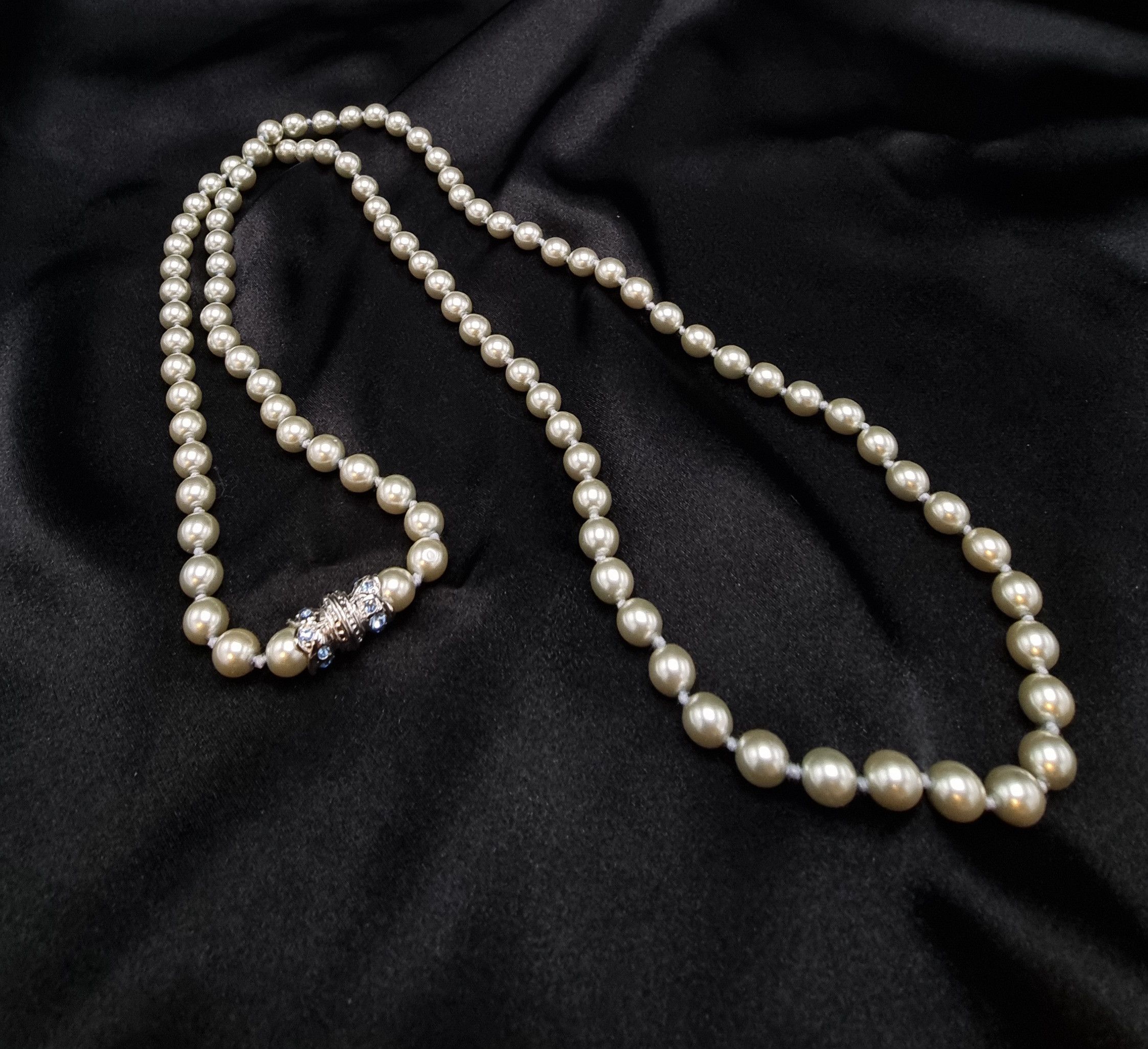 Vintage Rare Find Vintage 1990s NOLAN MILLER Signed Long Faux Pearl Size ONE SIZE - 4 Thumbnail