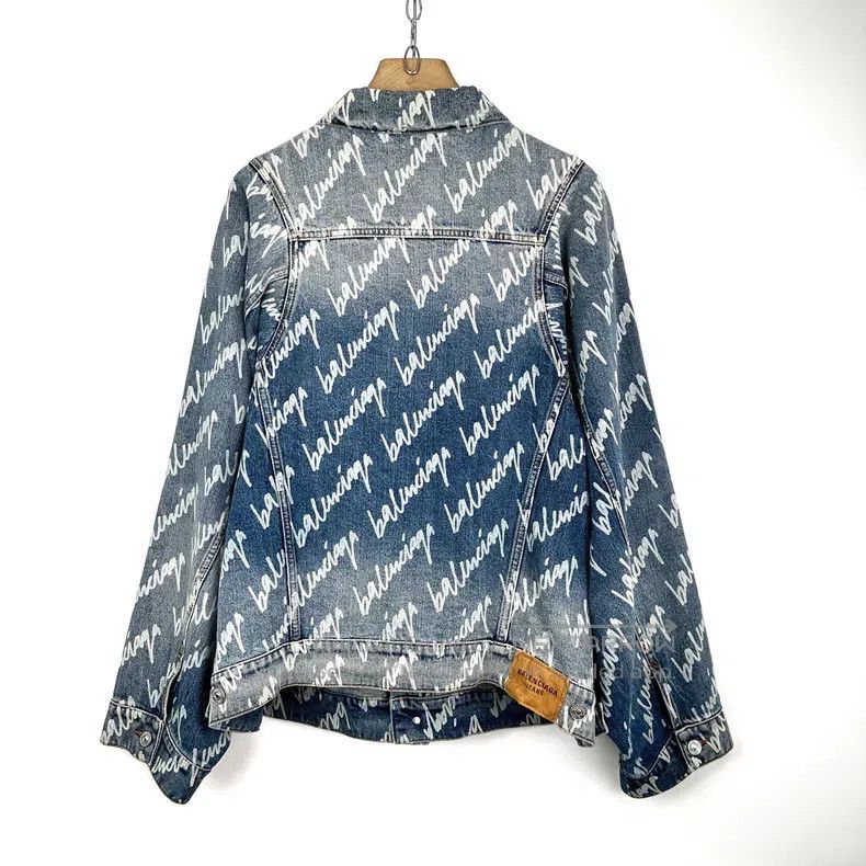 Balenciaga Balenciaga Full Logo Distressed Denim Jacket Size XXS / US 00 / IT 34 - 3 Thumbnail