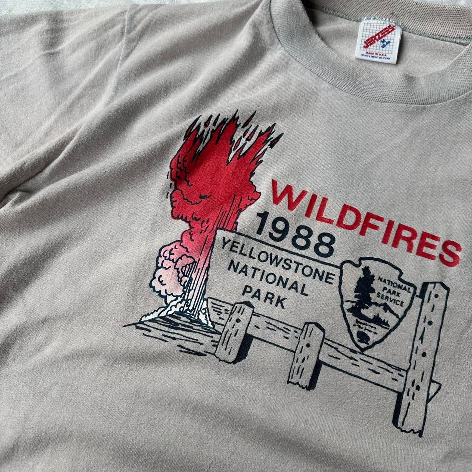 Vintage Rare Vintage 80s 1988 National Park Yellowstone Wildfire Tee Size US M / EU 48-50 / 2 - 5 Thumbnail