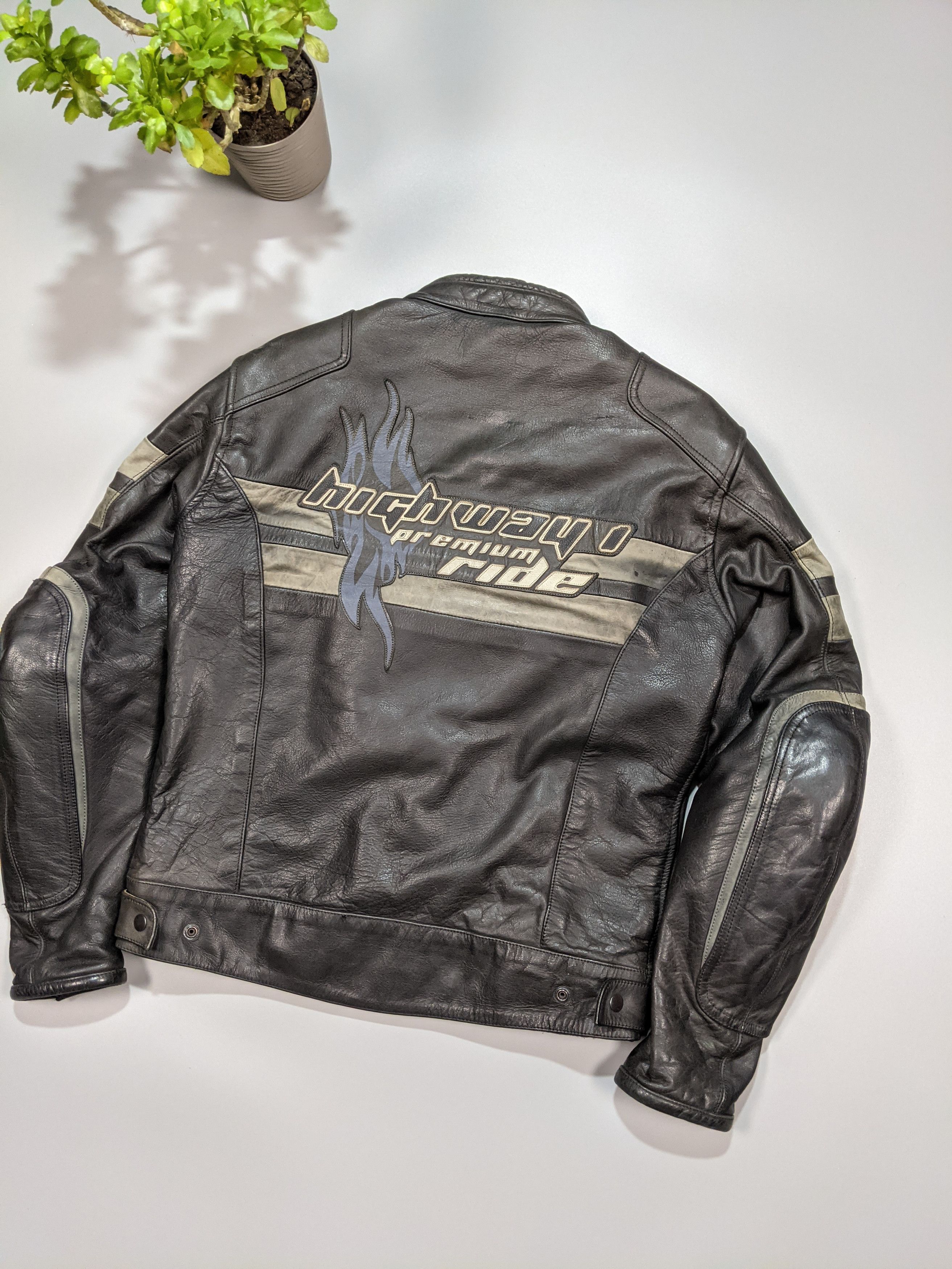 Vintage Vintage Men's Leather Heavyweight Motorcycle Biker Jacket Size US XL / EU 56 / 4 - 3 Thumbnail
