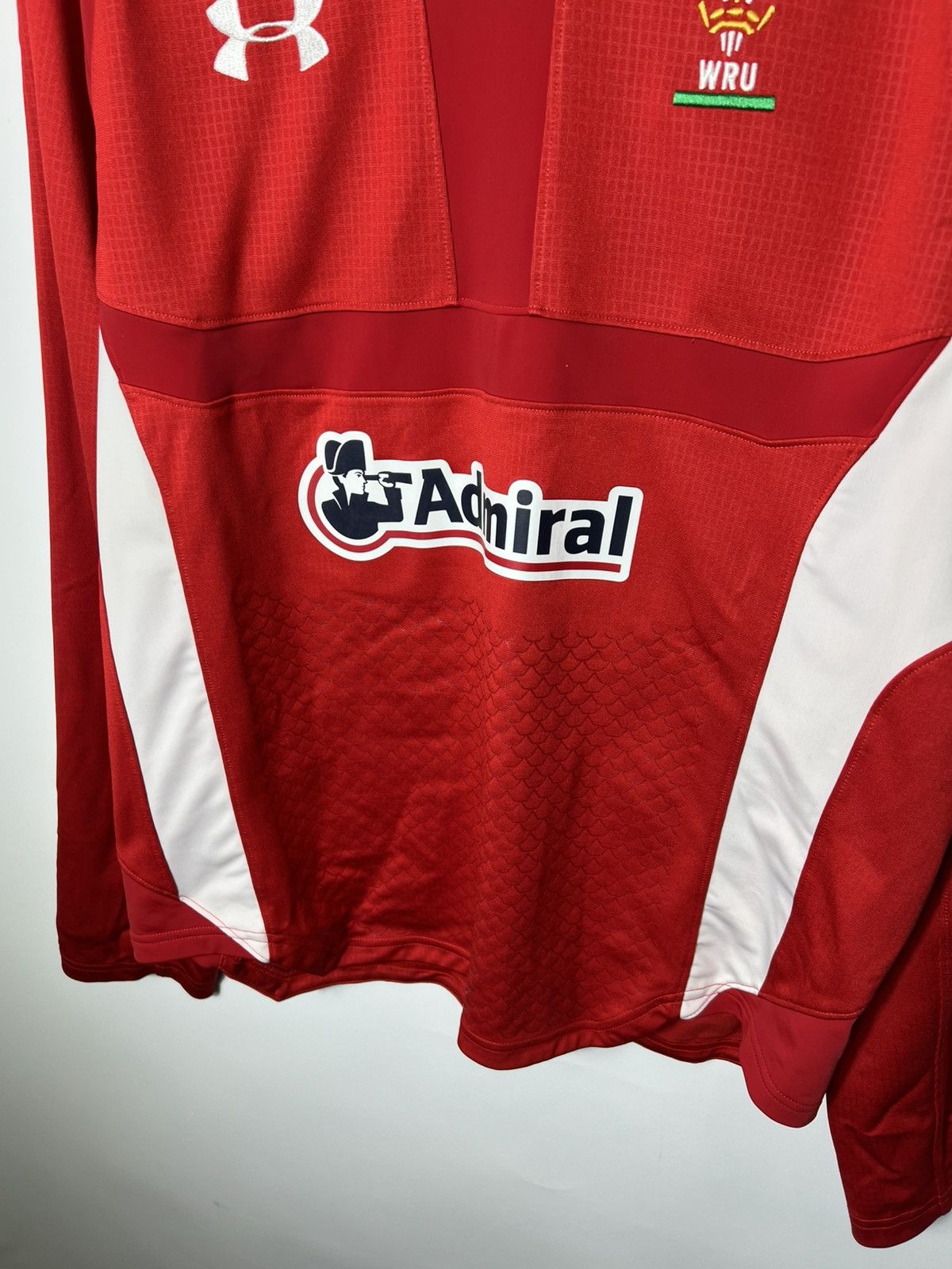 Under Armour VINTAGE RUGBY UNION WALES 2011/2013 UNDER ARMOUR LONG SLEEVE Size US M / EU 48-50 / 2 - 3 Thumbnail