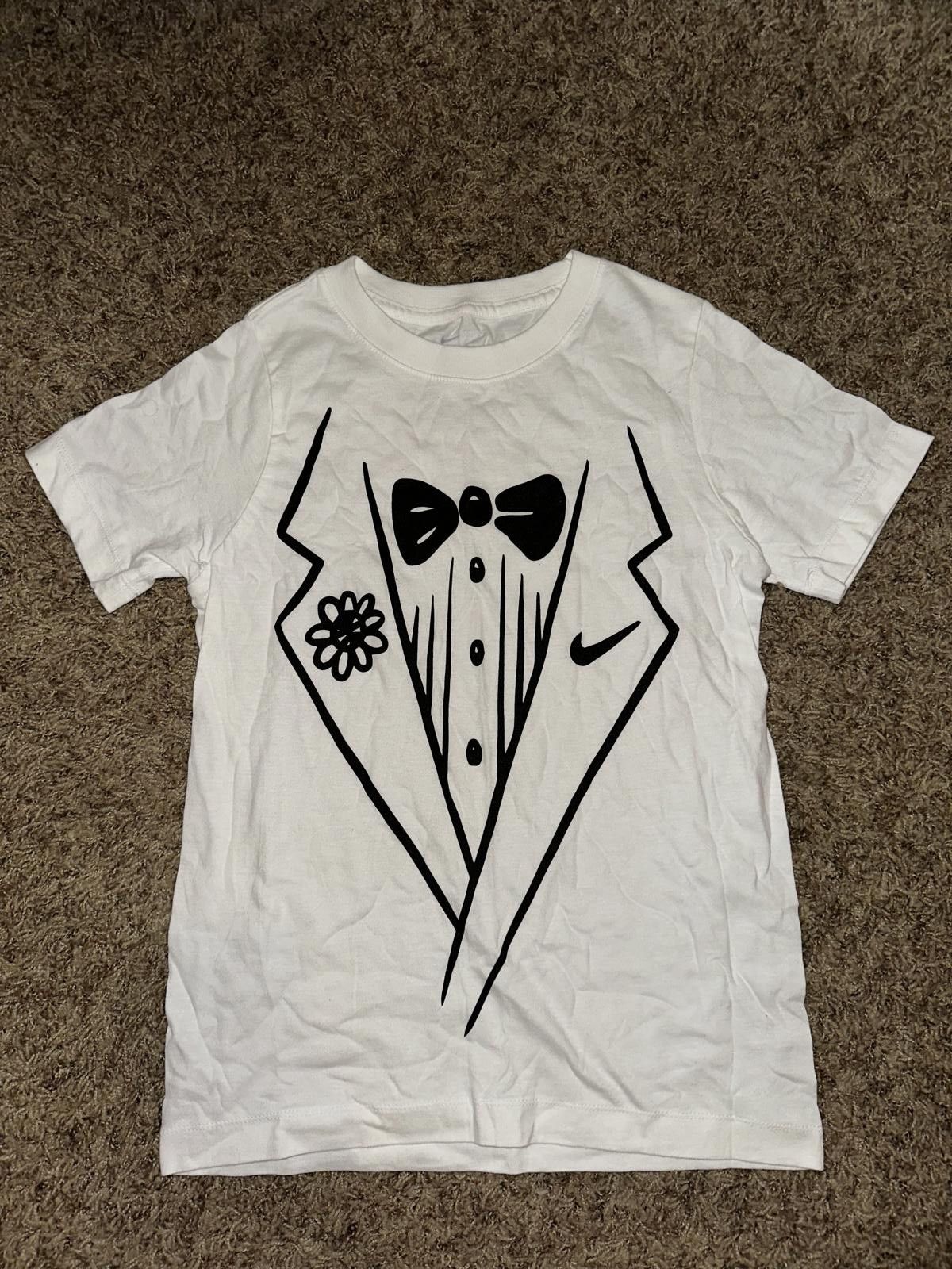 Nike Nike Big Kid’s (Boy’s) Printed Tuxedo Shirt Size US XXS / EU 40 - 1 Thumbnail