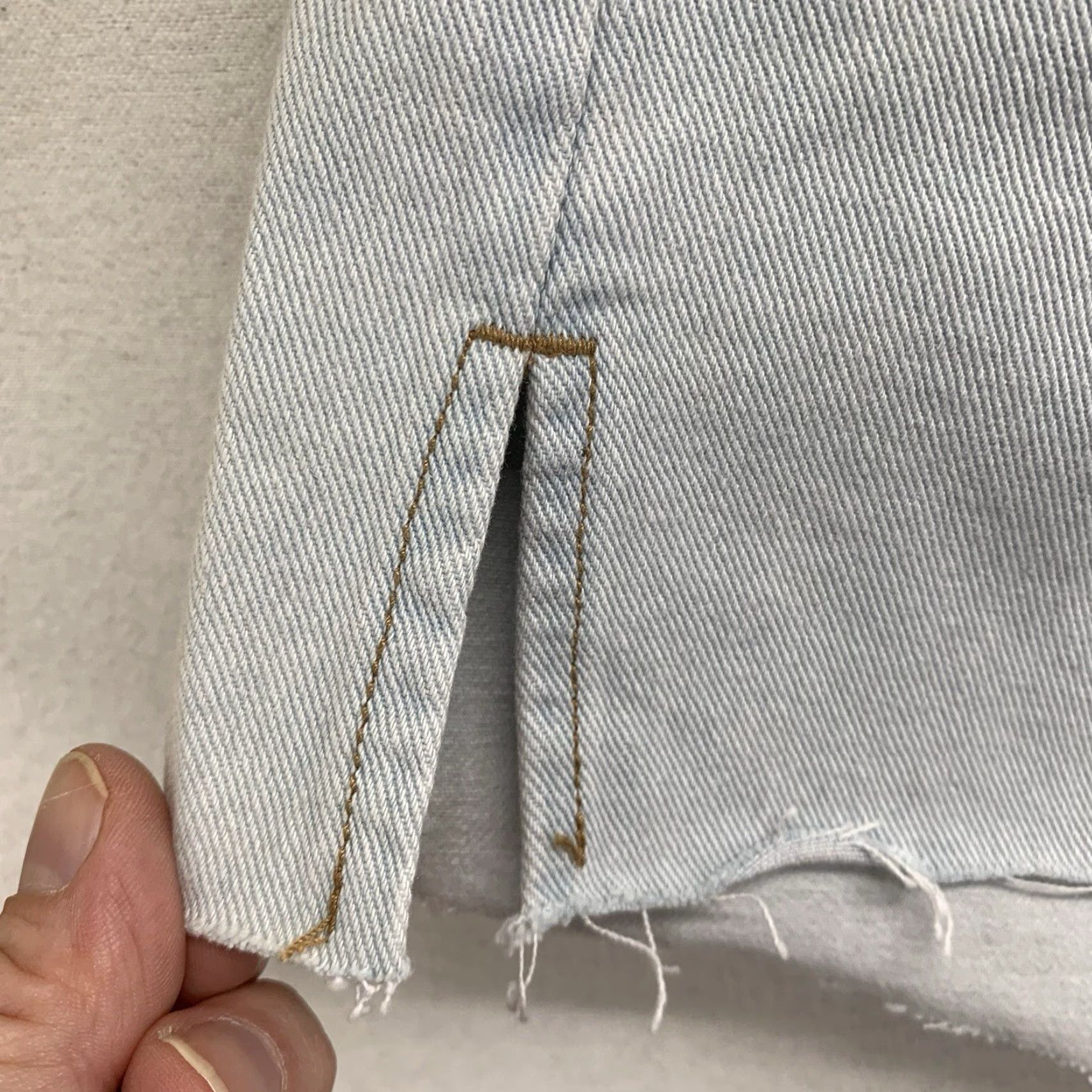Vintage WILD FABLE Women's Cut-Off Shorts Super High Rise Light Blue Size 17 Denim 90s Retro Size 38" / US 16 / IT 52 - 6 Thumbnail