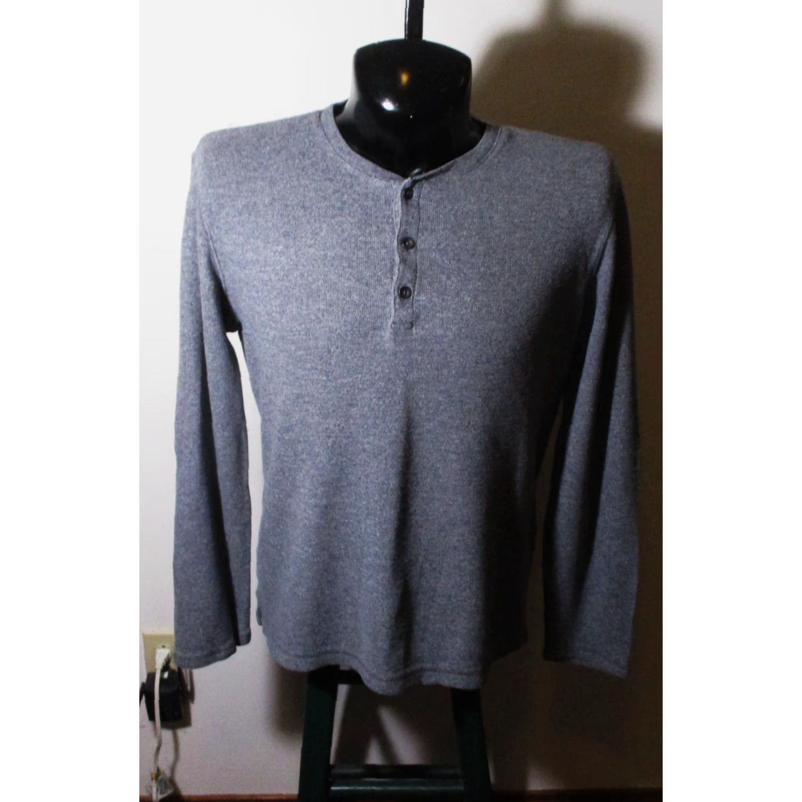 Banana Republic BANANA REPUBLIC Gray Thermal Long Sleeve Henley Top Men's L Shirt Size US L / EU 52-54 / 3 - 2 Thumbnail