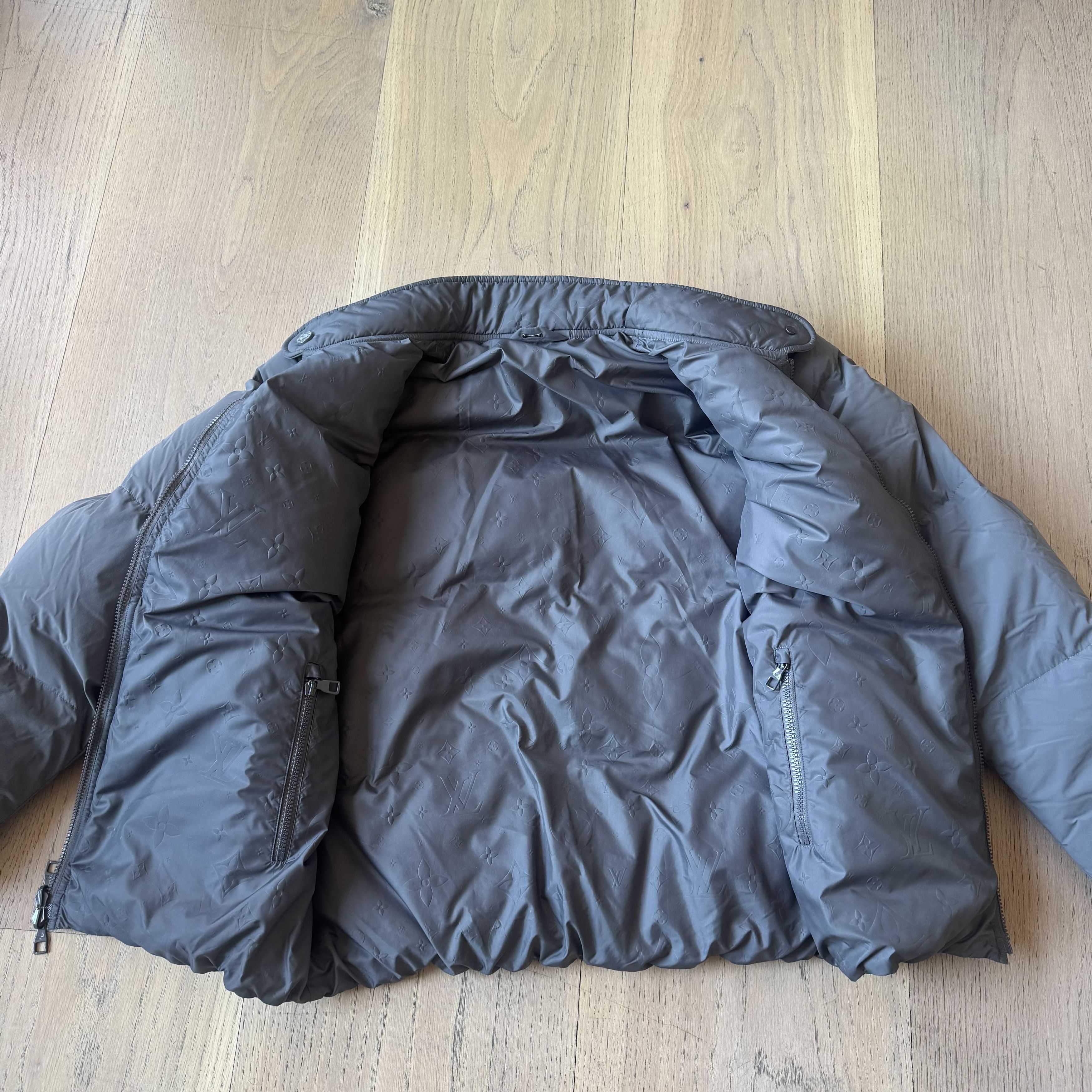 Louis Vuitton Louis Vuitton - Reversible Monogram Down Jacket - Grey Size US XL / EU 56 / 4 - 8 Thumbnail