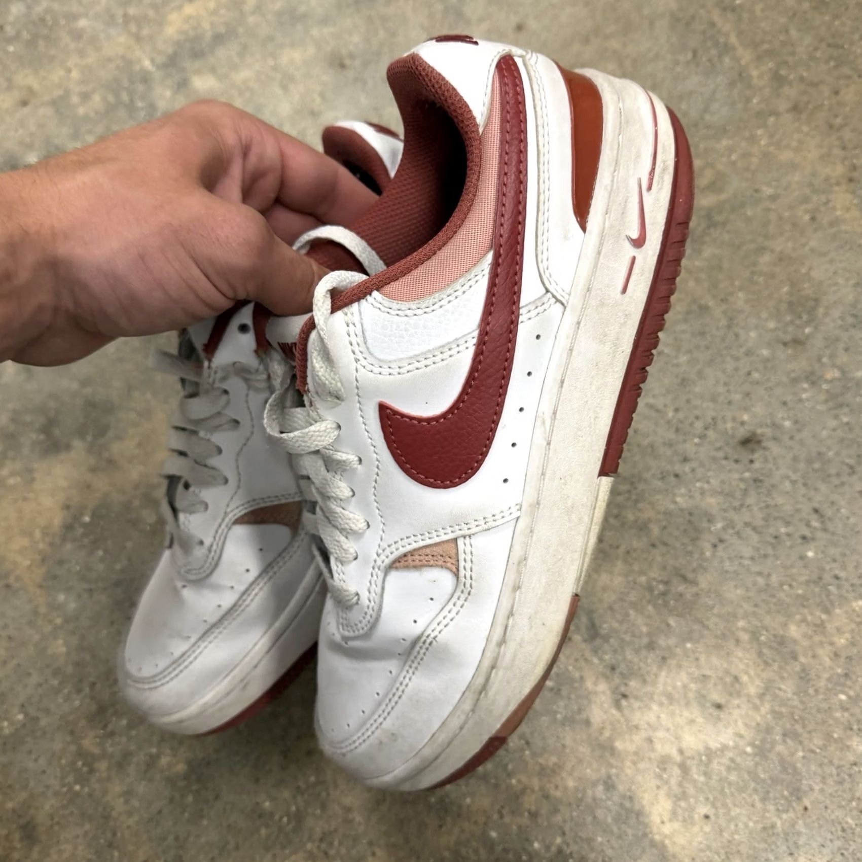 Nike Nike Womens Low Top Athletic Sneakers White Red Size 8 US Sneakers Womens Low Top Nike White Red 8 US Sports Retro 2023 Size M / US 6-8 / IT 42-44 - 7 Thumbnail
