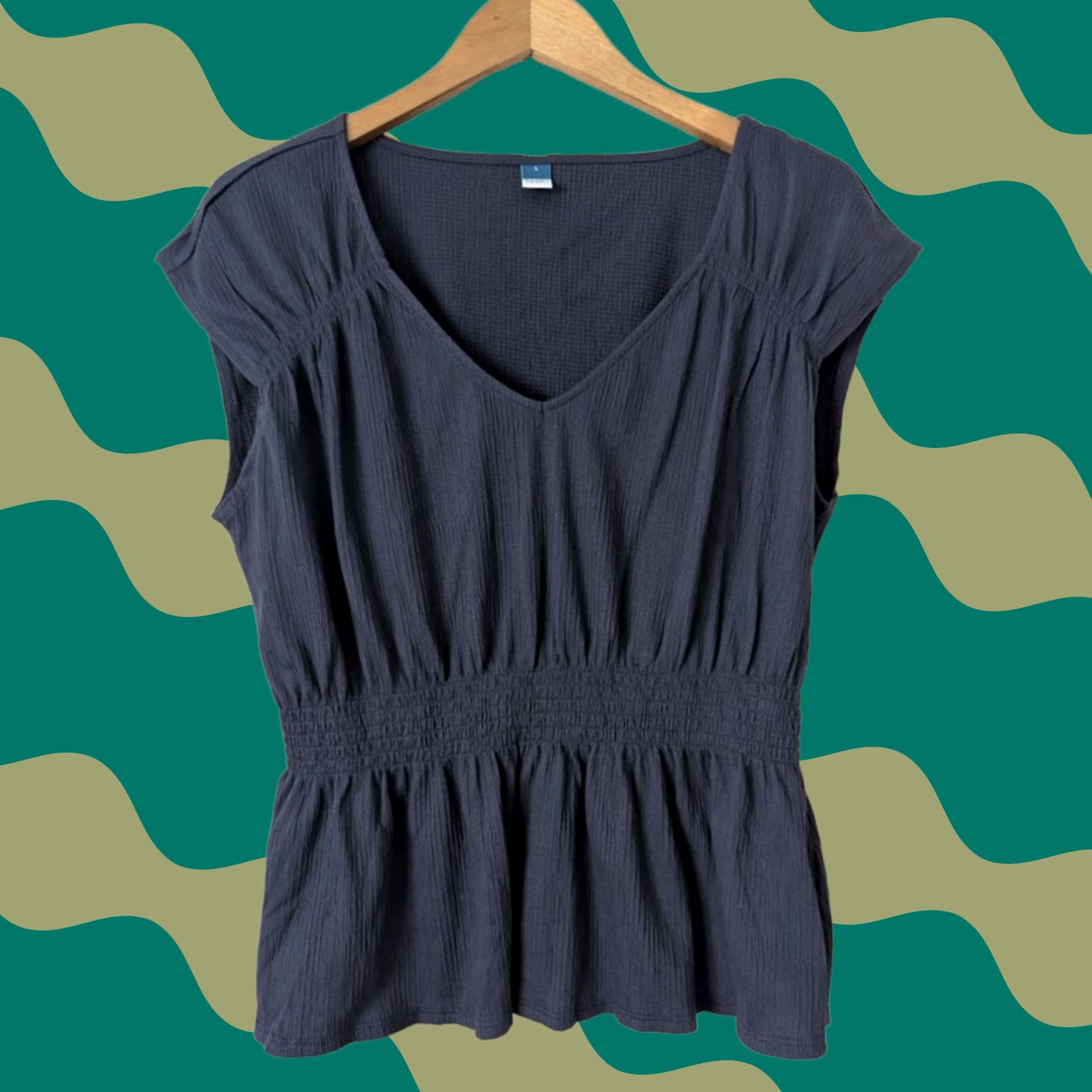 Old Navy Old Navy Blouse Navy V-Neckline Smocked Peplum Top Women's Large Blue Minimalist Size L Size L / US 10 / IT 46 - 1 Thumbnail