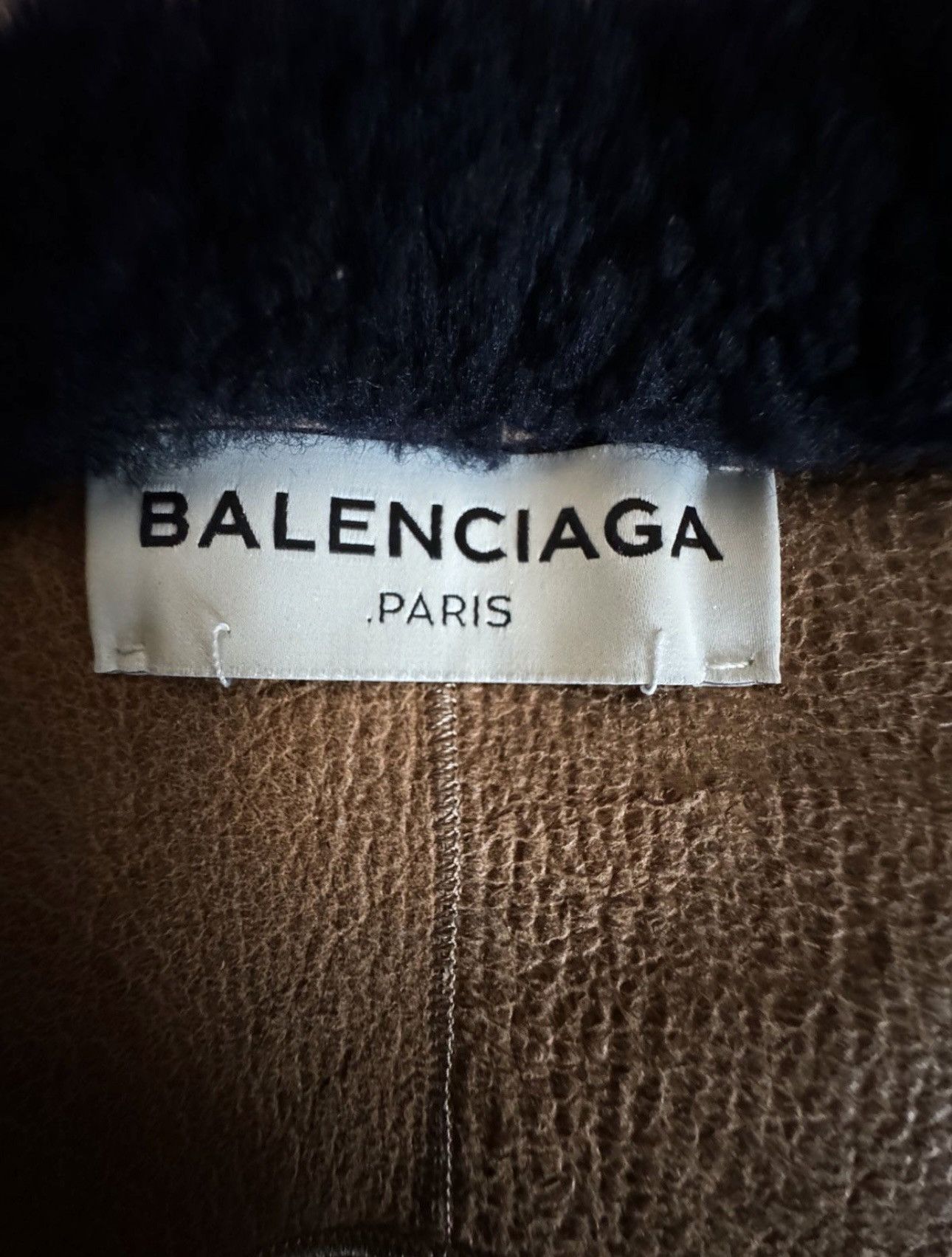 Balenciaga Balenciaga lambskin/leather shawl, like new Size ONE SIZE - 3 Thumbnail