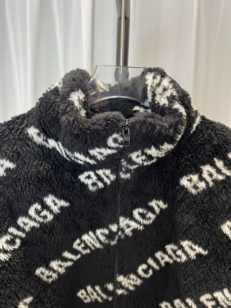 Balenciaga Balenciaga Teddy Fur Jacket Full of Print jacket 2501-Nexta Size XXS / US 00 / IT 34 - 3 Thumbnail