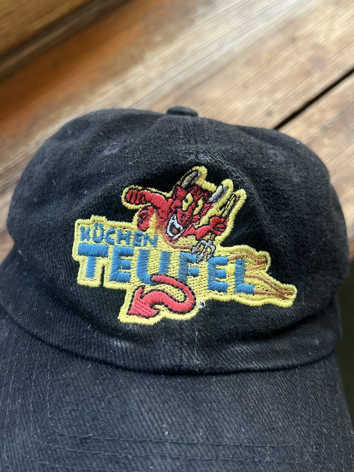 Vintage Vintage 90s Hat Kuchen Teufel Hunden Graphic Cap Black Size ONE SIZE - 16 Thumbnail