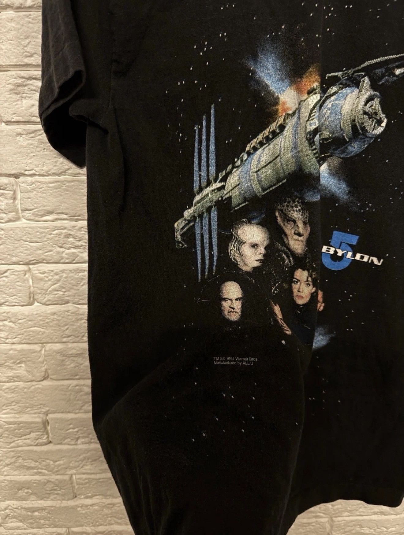 Fruit Of The Loom Vintage Babylon 5 Promo T-shirt 1994 USA Made Sz M Size US M / EU 48-50 / 2 - 3 Thumbnail