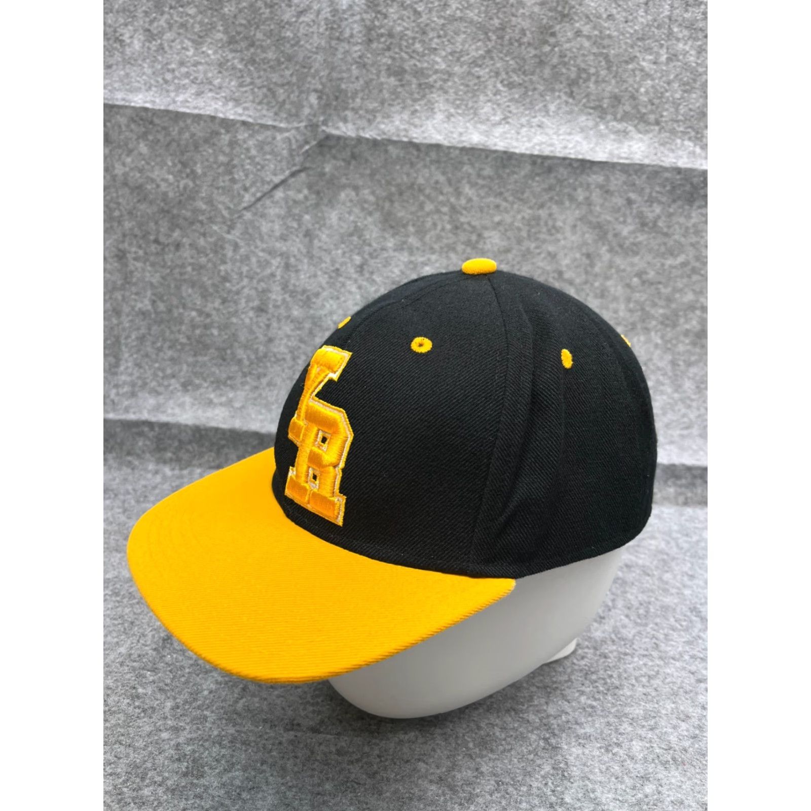 Vintage Young & Reckless Hat Cap Snap Back Adult One Size Black Yellow Acrylic Wool Size ONE SIZE - 4 Thumbnail