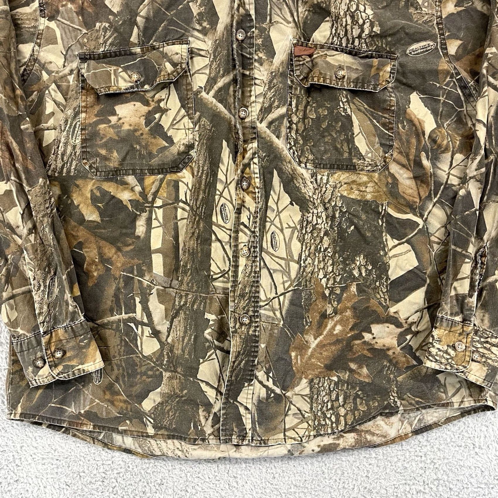 Vintage Woolrich Shirt Mens L Realtree Hardwood Camouflage Button-Down Woolrich Camouflage Pattern Shirt L Men Button-Up Outdoors Hunting Size US L / EU 52-54 / 3 - 2 Thumbnail
