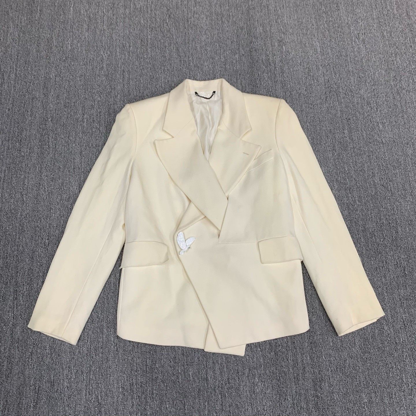 Louis Vuitton Louis Vuitton Beige Wool Silk Peace Dove Blazer Size US S / EU 44-46 / 1 - 1 Thumbnail