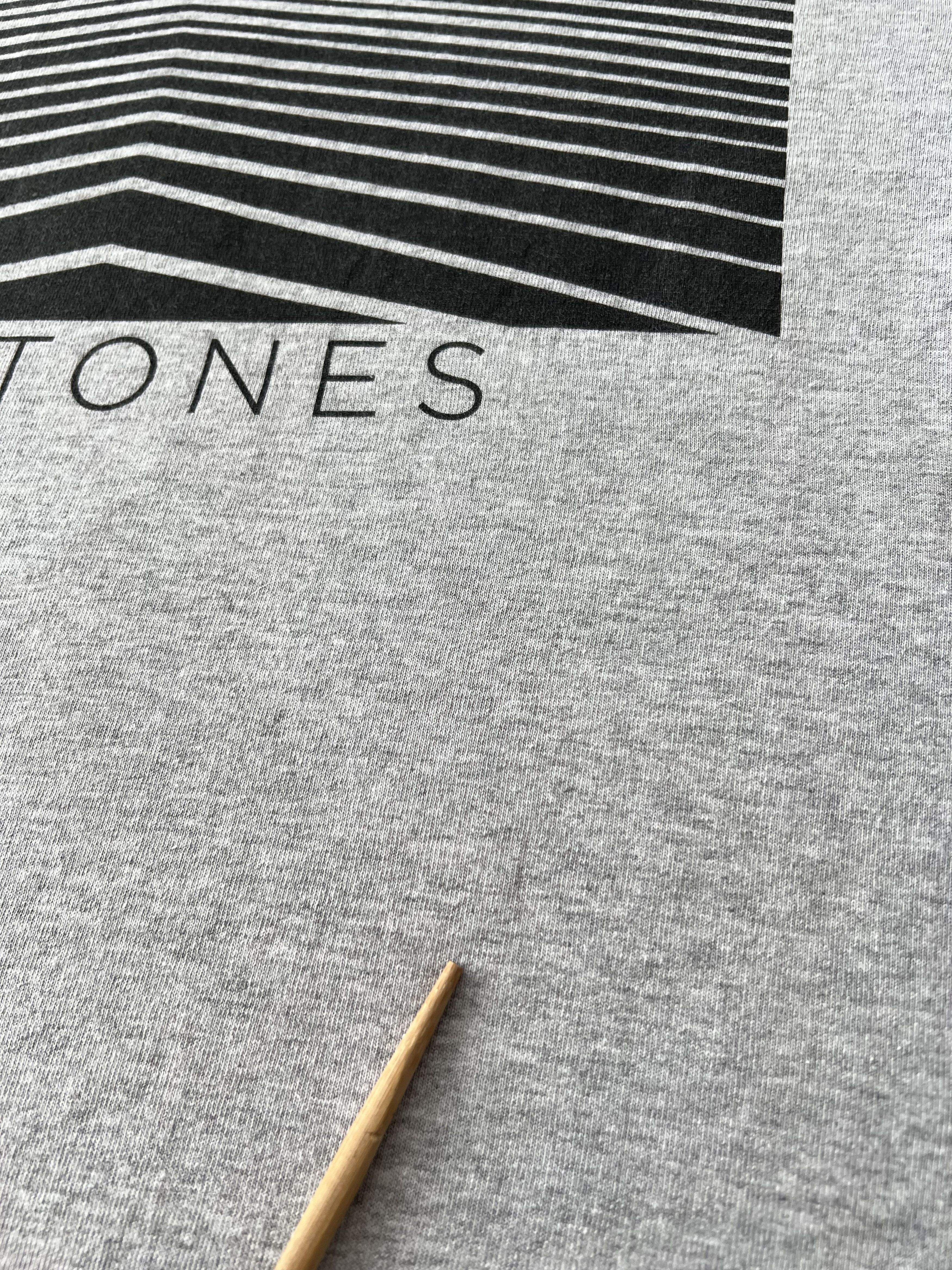 Band Tees Vintage 2000s Deftones Metal Band Y2k Gray T-shirt Size US S / EU 44-46 / 1 - 5 Thumbnail