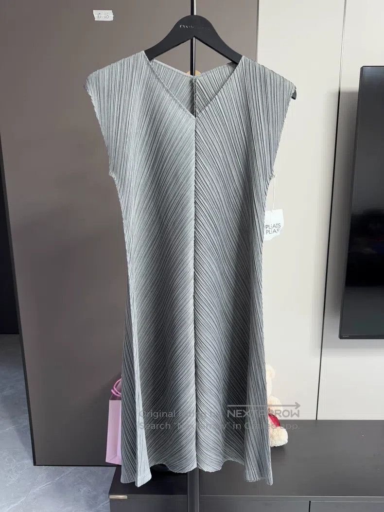 Issey Miyake Issey Miyake Dark Gray Dress Size S / US 4 / IT 40 - 1 Thumbnail
