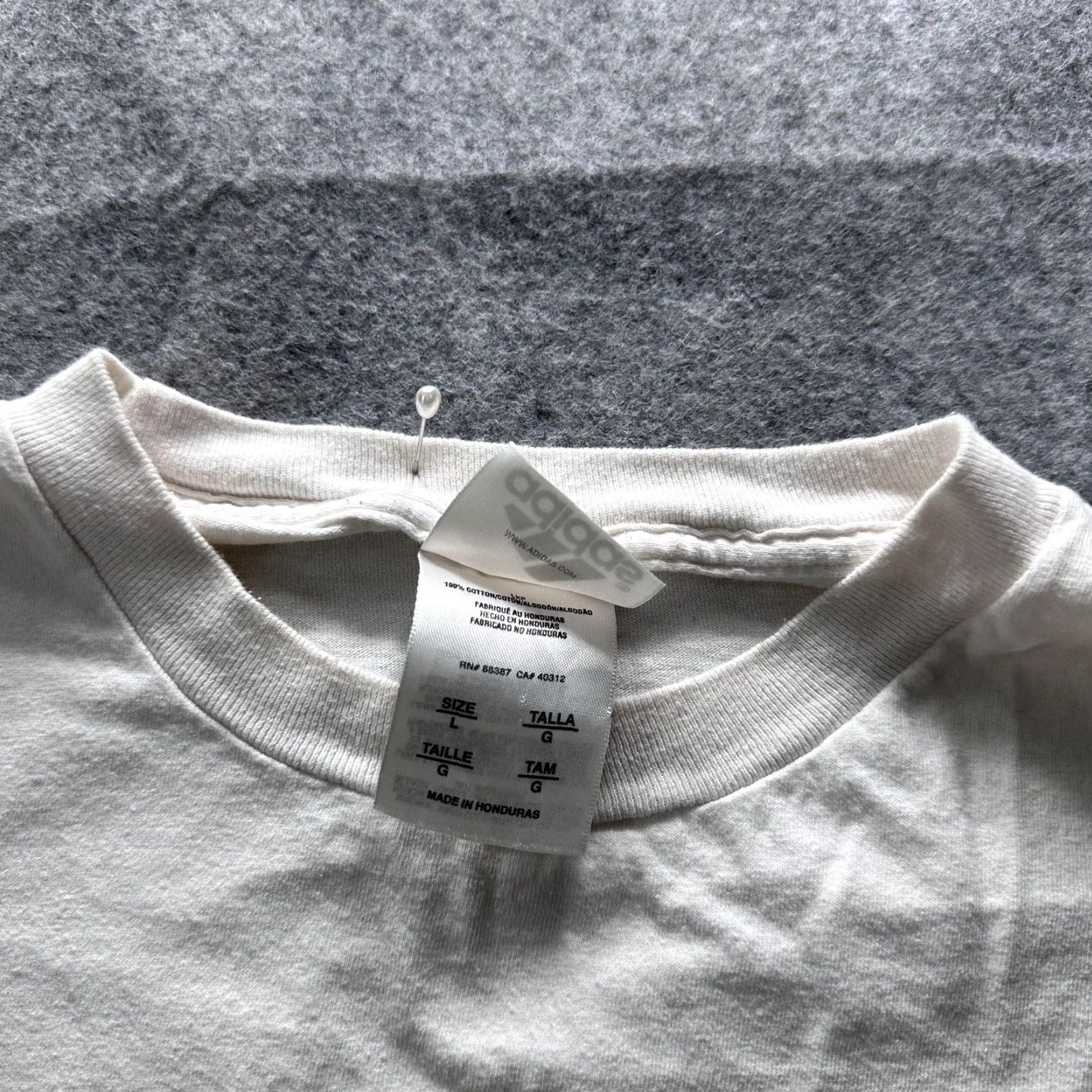 Adidas VINTAGE Adidas Shirt Mens Large White Big Logo Graphic Tee T-Shirt Sports y2k Size US L / EU 52-54 / 3 - 4 Thumbnail