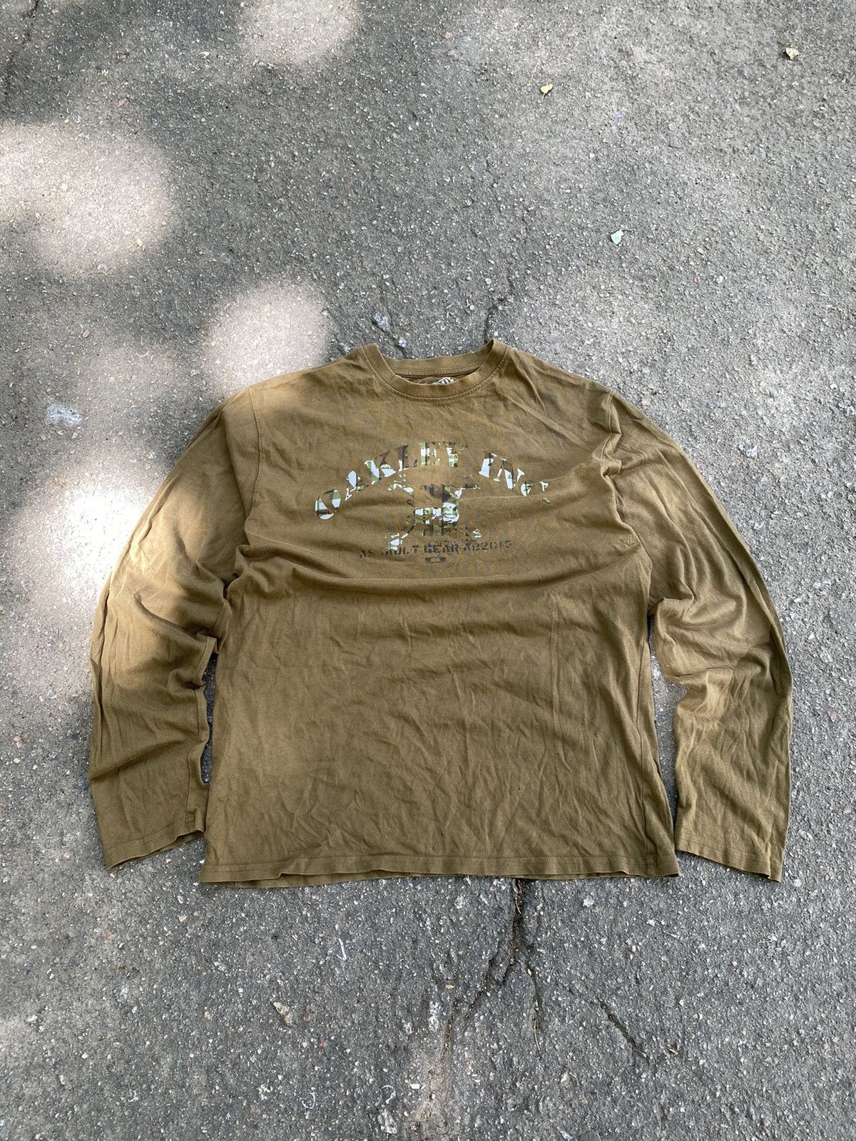 Oakley VNTG Camo Skull Logo Y2K long sleeve t-shirt tee - Tops