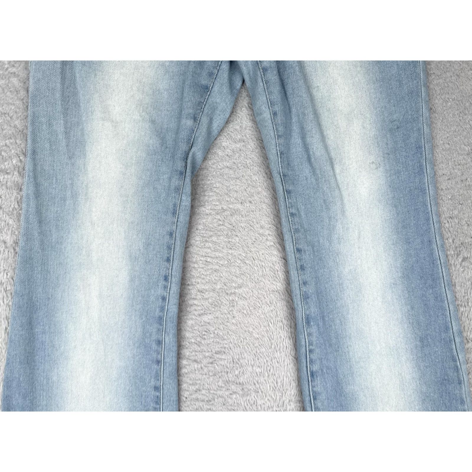 Vintage Wild Fable Jeans Womens 6 Light Wash Low Rise Flare Stretch Denim Pants Jeans Women 5-Pocket Zip Button Belt Loops Flared 94% cotton 1% spandex Size 28" / US 6 / IT 42 - 3 Thumbnail