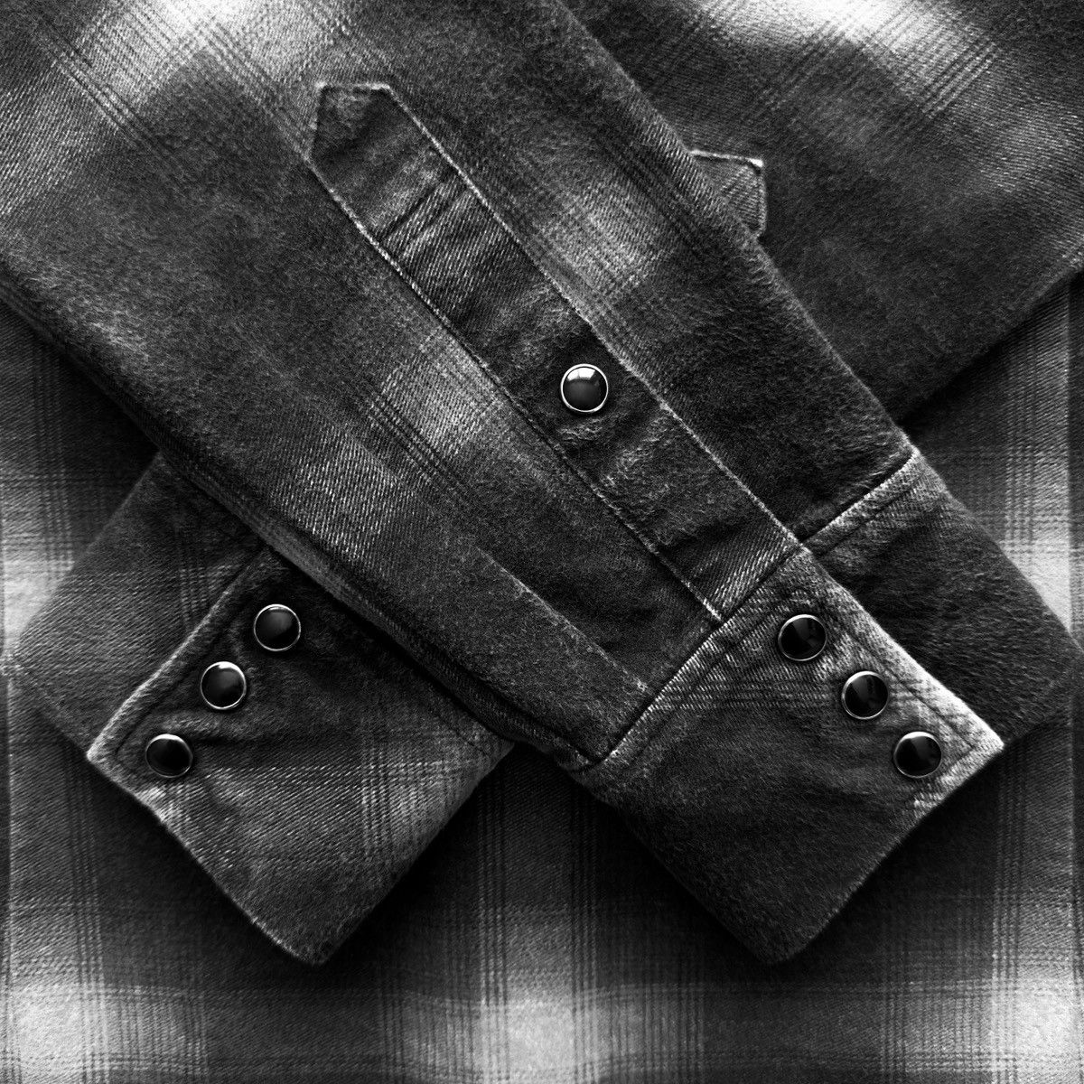 Number (N)ine AW02 “Nowhere Man” Western Flannel Shirt Size US L / EU 52-54 / 3 - 4 Thumbnail
