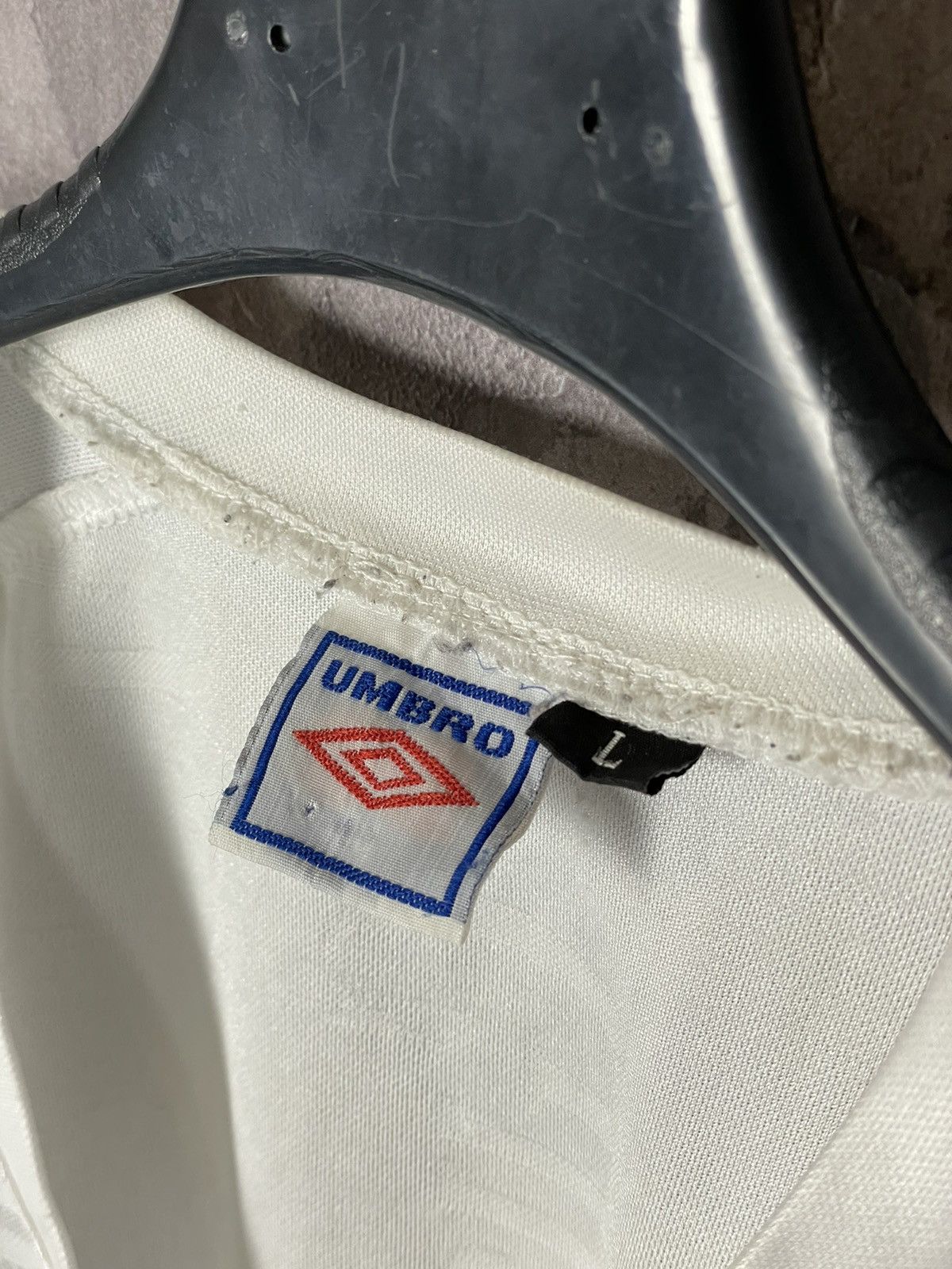 Umbro × Vintage Vintage 90s Soccer Umbro Guatemala Jersey Size L Size US L / EU 52-54 / 3 - 8 Thumbnail