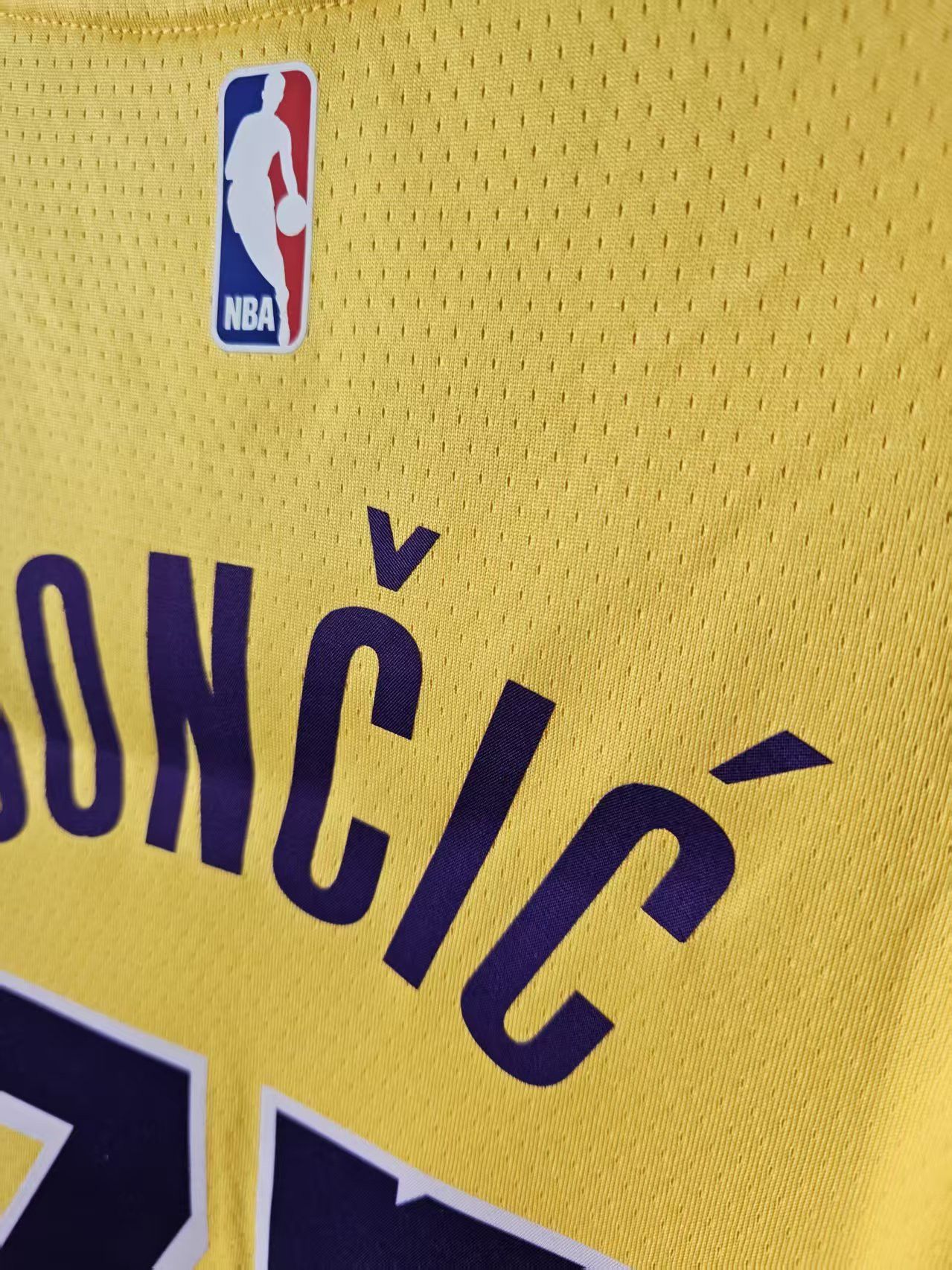 NBA Los Angeles Lakers 77 Luka Dončić Jersey Size US S / EU 44-46 / 1 - 5 Thumbnail