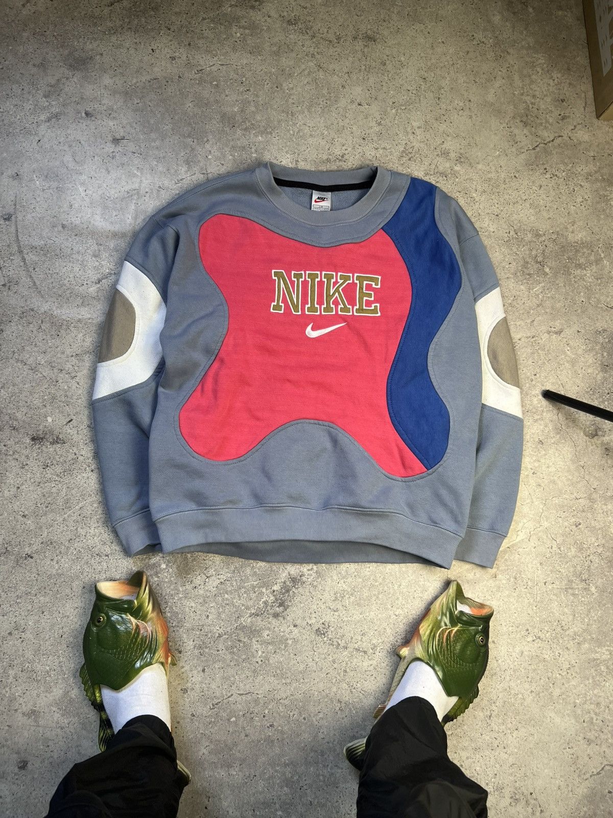 Nike Swoosh Nike Vintage Sweatshirt Y2K Style Oversized Baggy Size US L / EU 52-54 / 3 - 1 Thumbnail