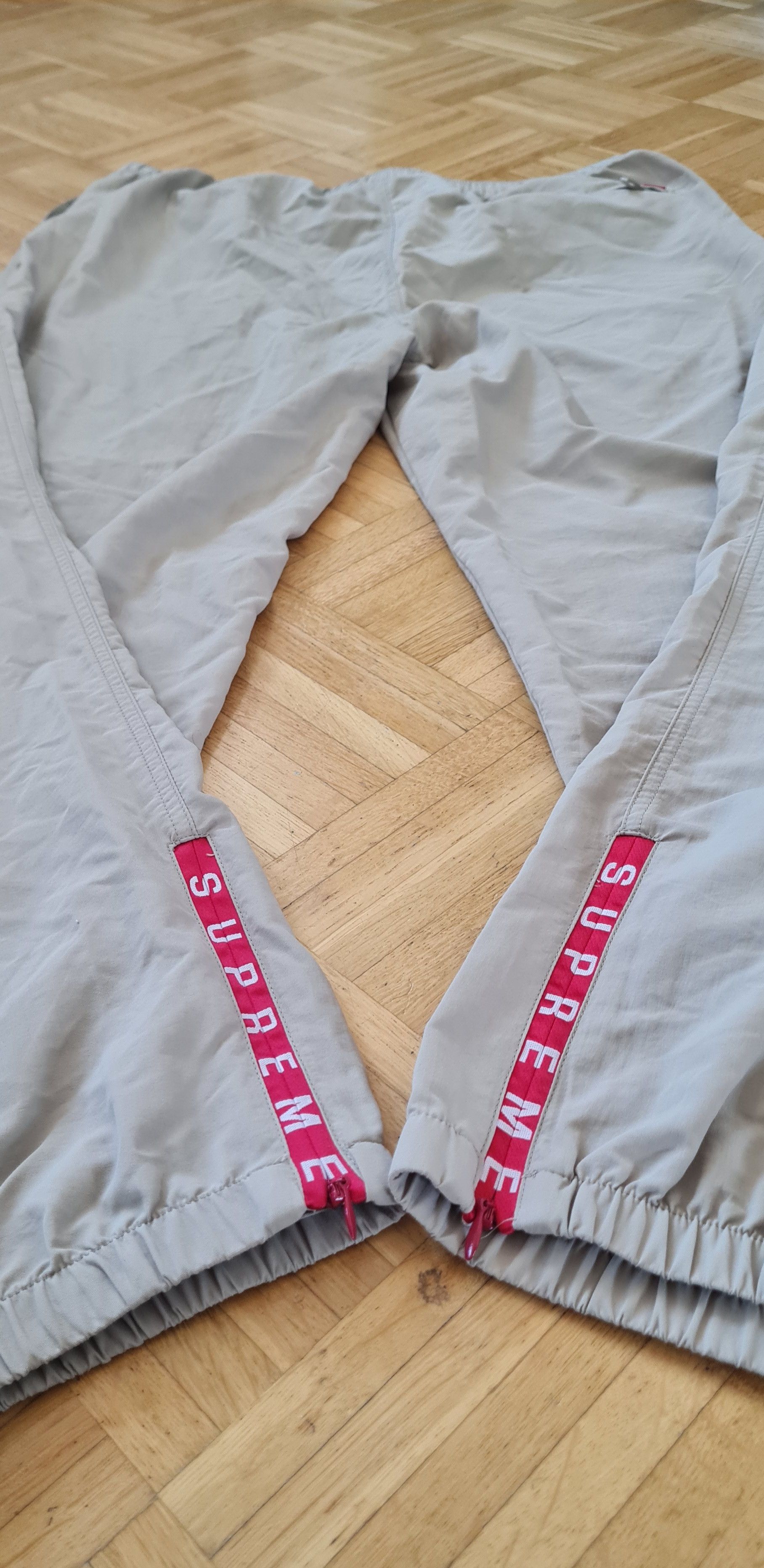 Supreme Supreme Warm Up Pants Nylon Size L Beige SS22 BEEG-0 | Grailed