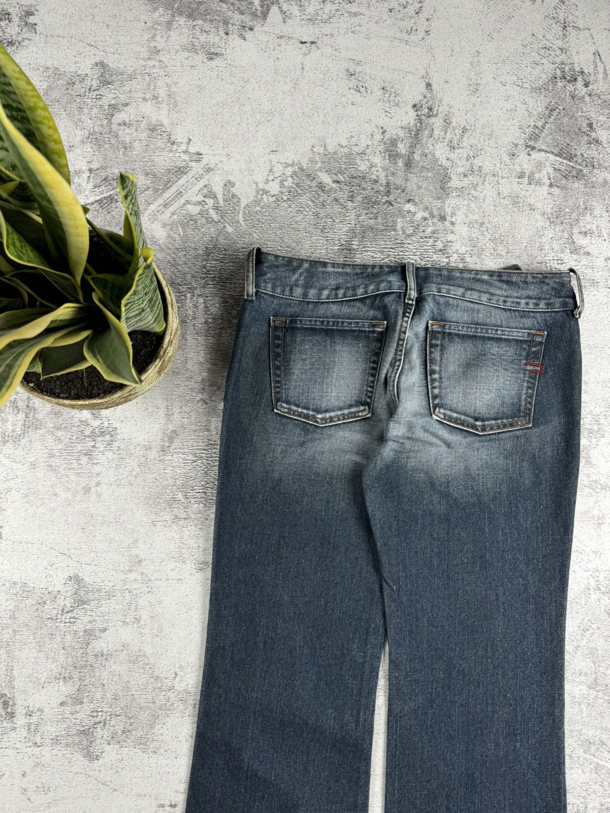 Diesel Diesel Cherone Y2K Distressed Denim Straight Jeans Trousers Size 30" / US 8 / IT 44 - 19 Thumbnail
