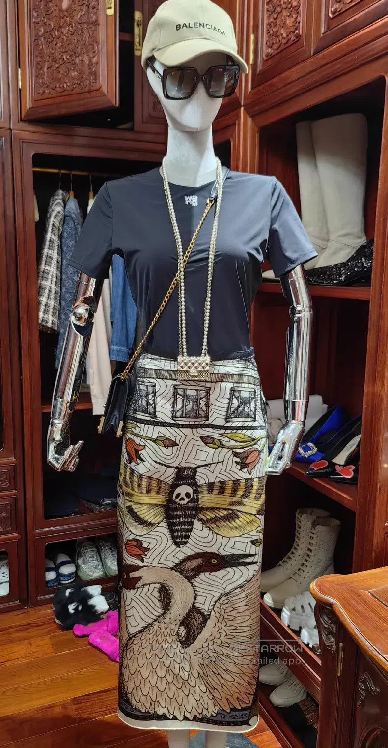 Gucci Gucci Show-on AB-sided skirt Size 27" / US 4 / IT 40 - 1 Thumbnail