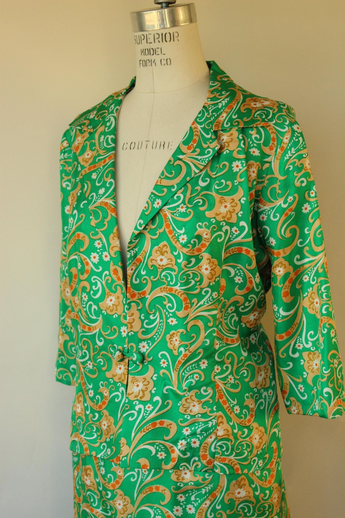 Vintage Vintage 1960s Suit, Green and Gold Silk Jacket and Skirt wit Size M / US 6-8 / IT 42-44 - 8 Thumbnail
