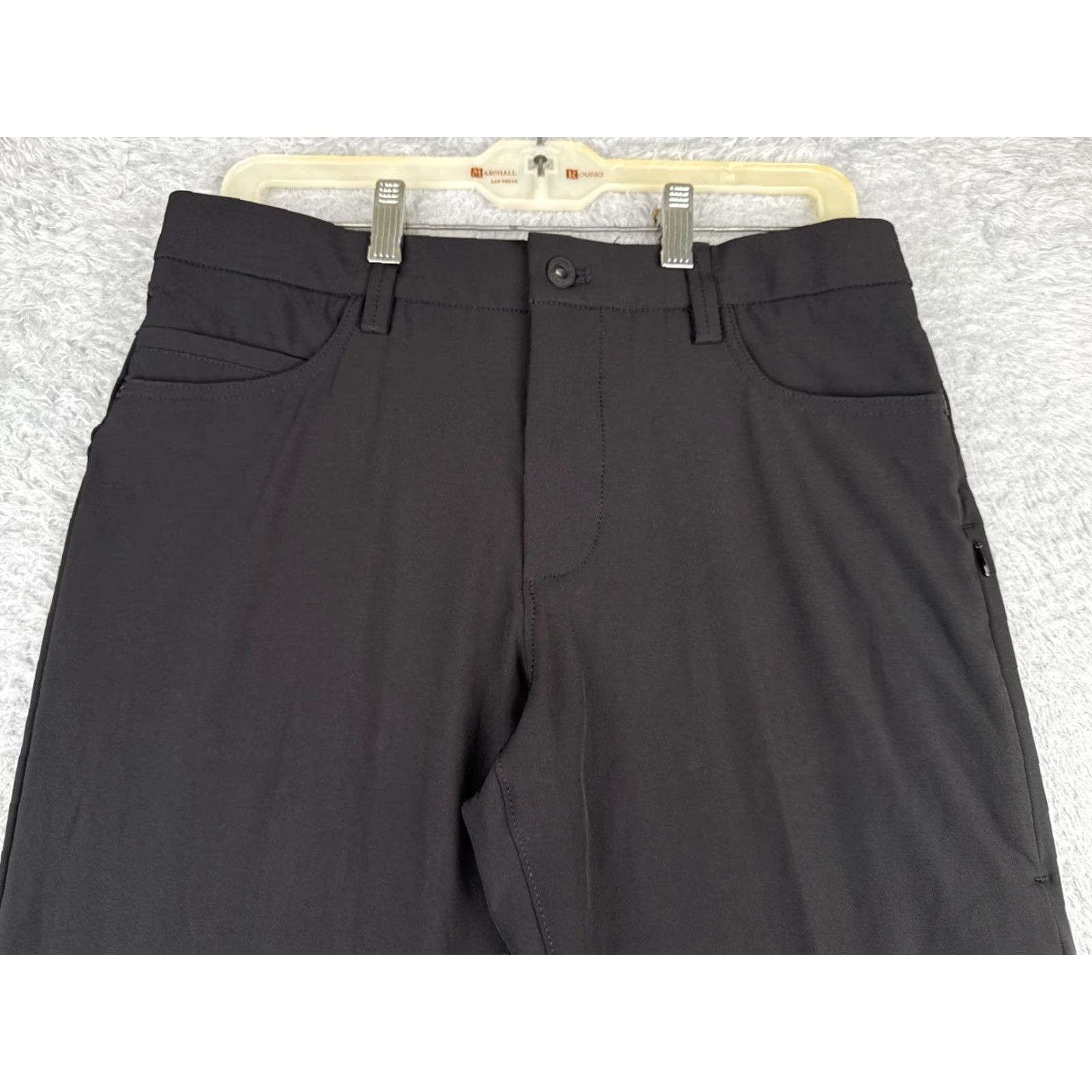 Van Heusen Van Heusen Pants Men 30 Black Slim Tech Pant Flex Polyester Blend Golf Workwear Chino Straight Leg Pockets 32in Inseam Regular Fit Vintage No Size US 30 / EU 46 - 4 Thumbnail