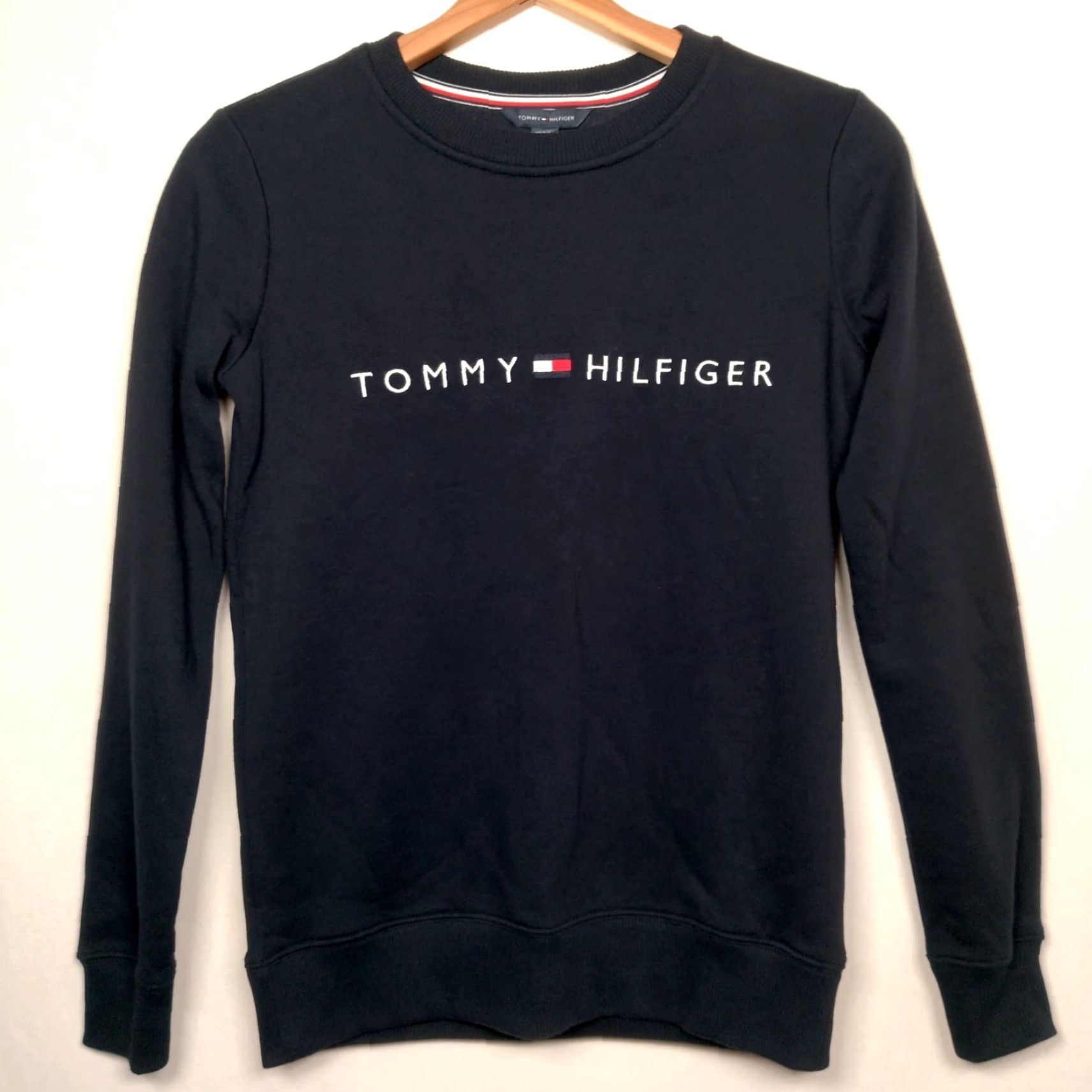 Tommy Hilfiger VINTAGE Tommy Hilfiger Women's Sweatshirt XXS Crew Neck Embroidered Navy Blue Preppy Activewear Size XXS / US 00 / IT 34 - 2 Thumbnail