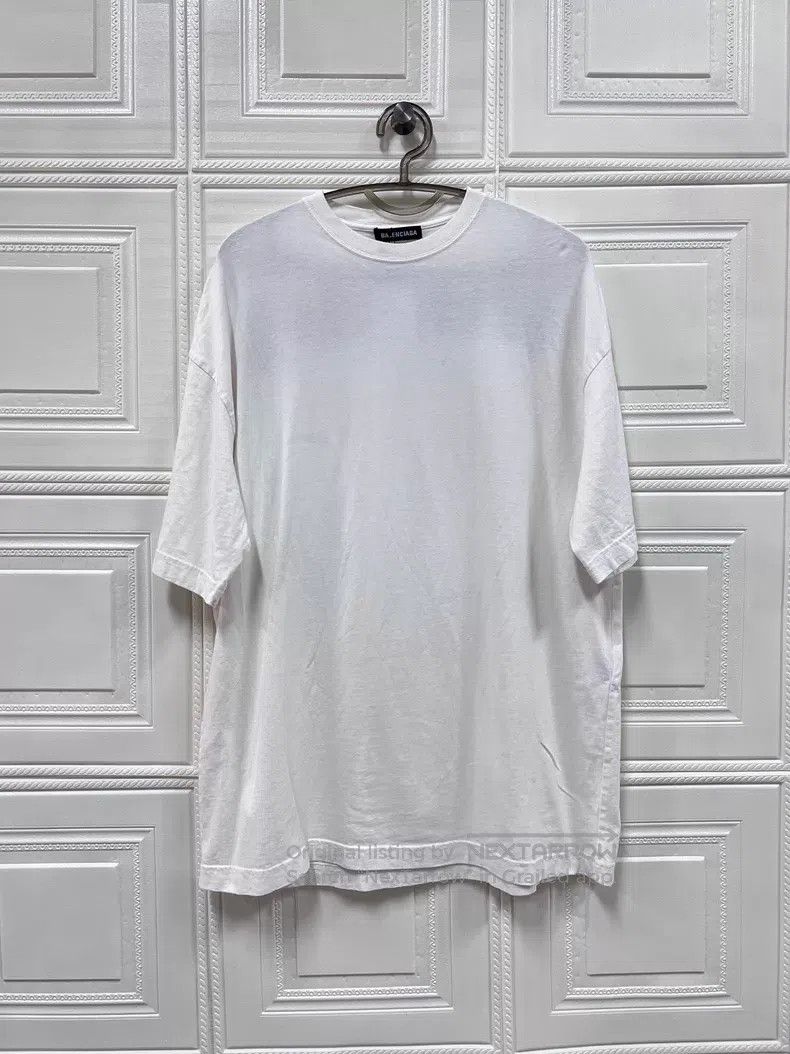 Balenciaga Balenciaga Backside Sanskrit Embroidered Short Sleeve T-Sh Size US XS / EU 42 / 0 - 1 Thumbnail