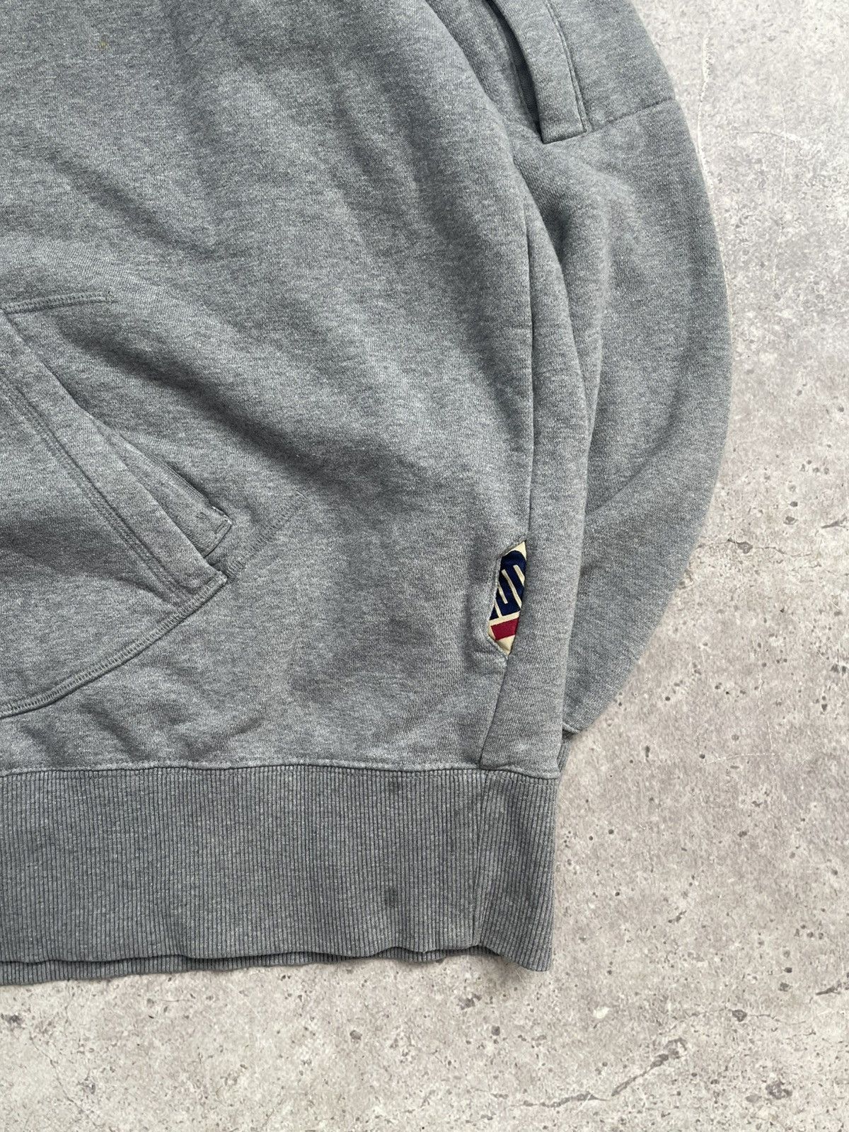 Nike Vintage 00s Lebron James Nike Hoodie Size L Size US L / EU 52-54 / 3 - 3 Thumbnail