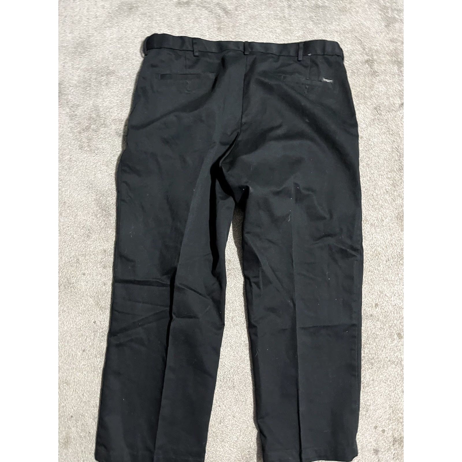 Haggar Men Haggar Pants Pleated Front Stretch waist 40x30 Solid Cotton Pants Men Haggar Pleated Front Stretch Waist 40x30 Solid Cotton Professionally? Size US 40 / EU 56 - 3 Thumbnail