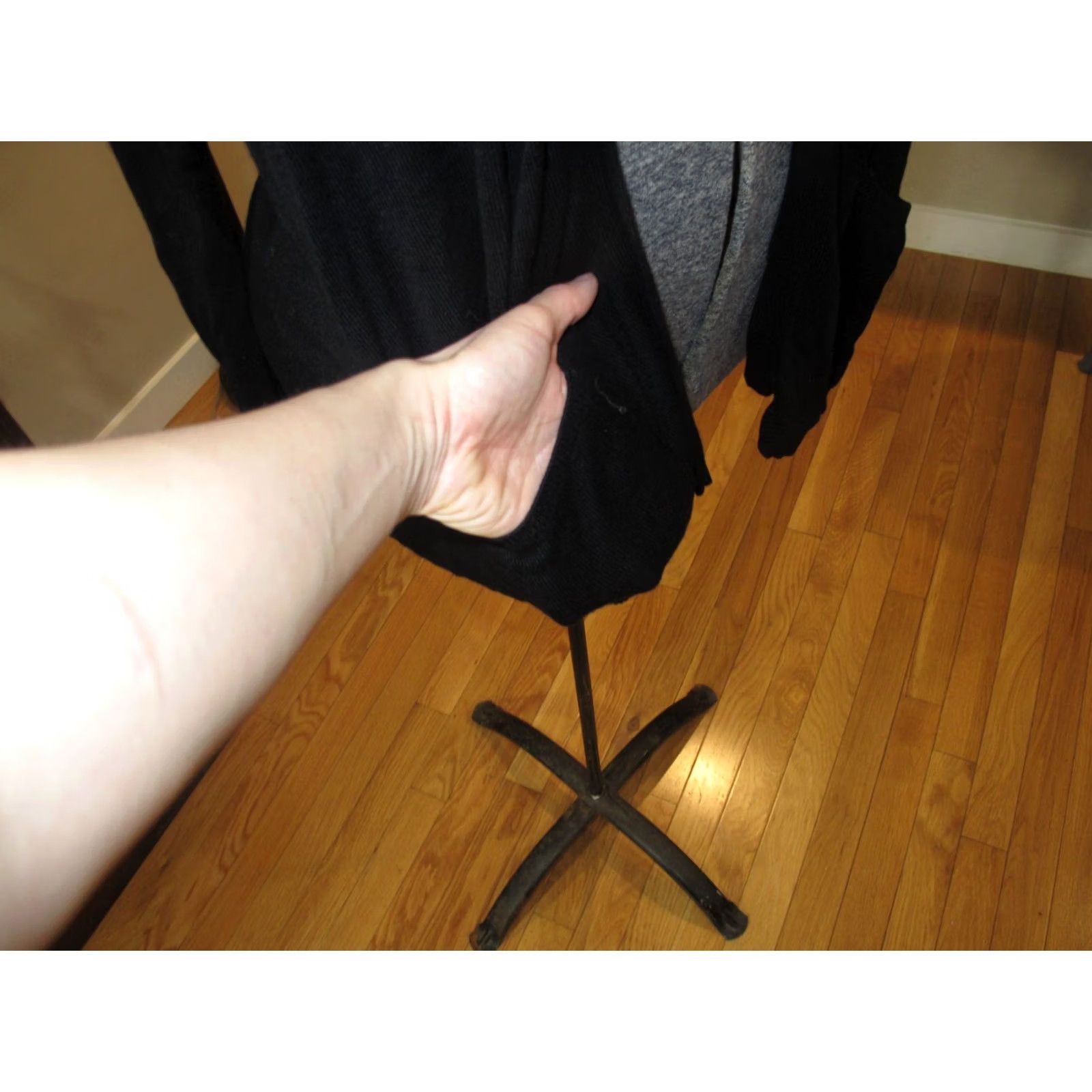 Vintage Cardigan Sweater Women's Size 8 Black 100% Viscose Long Sleeve Open Front Size M / US 6-8 / IT 42-44 - 3 Thumbnail