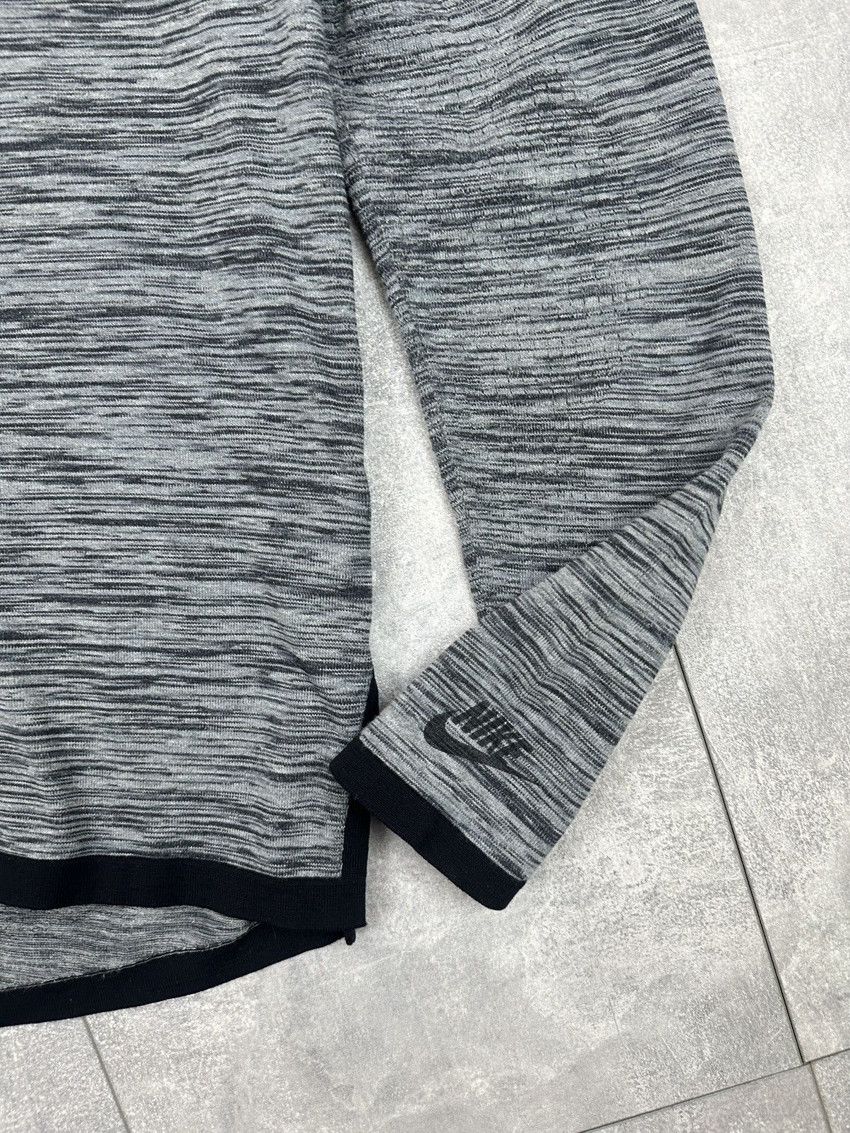 Nike Nike Tech Fleece Small Logo Grey Y2K Long Sleeve Size US S / EU 44-46 / 1 - 4 Thumbnail