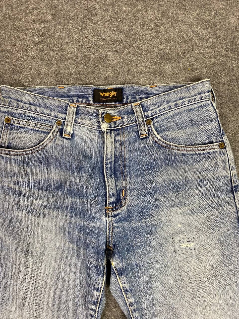 Wrangler vintage wrangler lightwash distressed denim Size US 31 - 6 Thumbnail