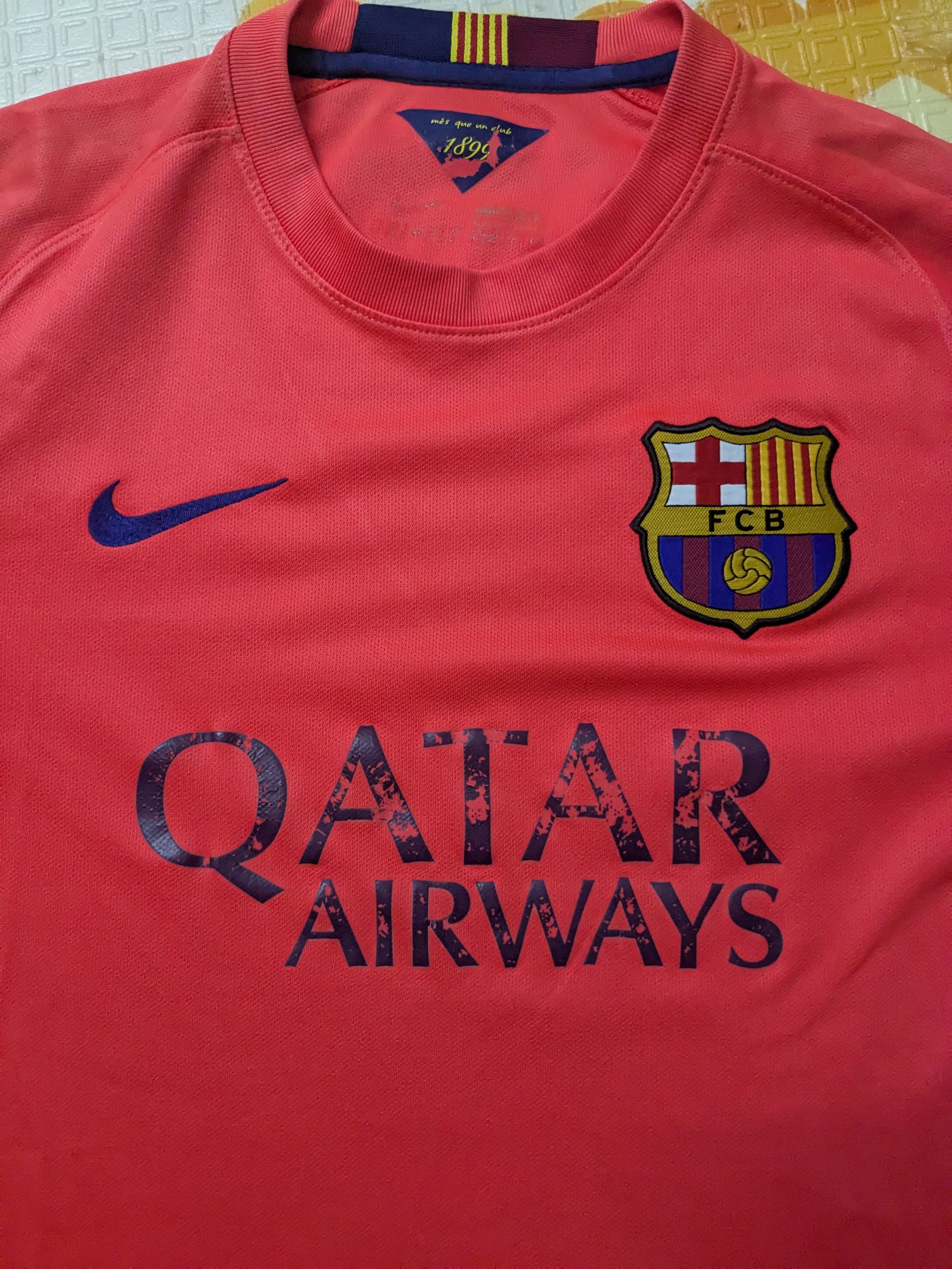 Nike FC Barcelona 2014/15 Away Jersey - Nike Dri-FIT - Size M Size US M / EU 48-50 / 2 - 1 Thumbnail