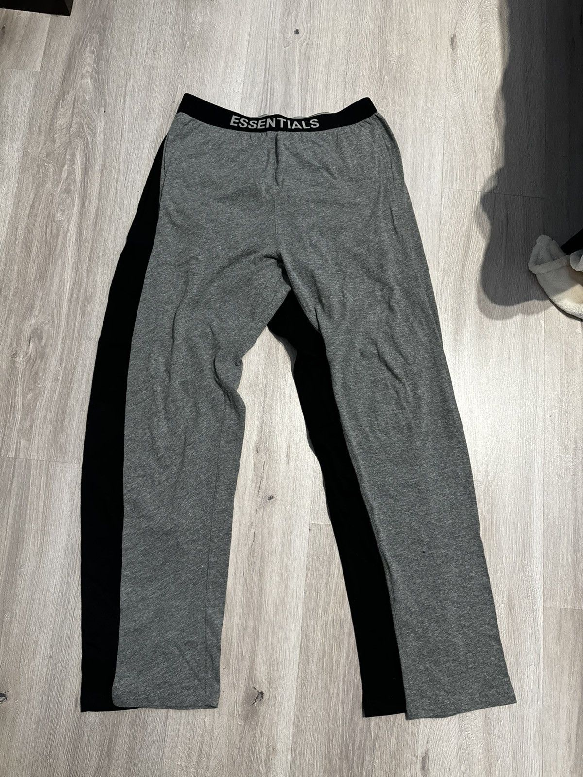 Essentials Essential lounge pants (brand new) Size US 29 - 2 Thumbnail