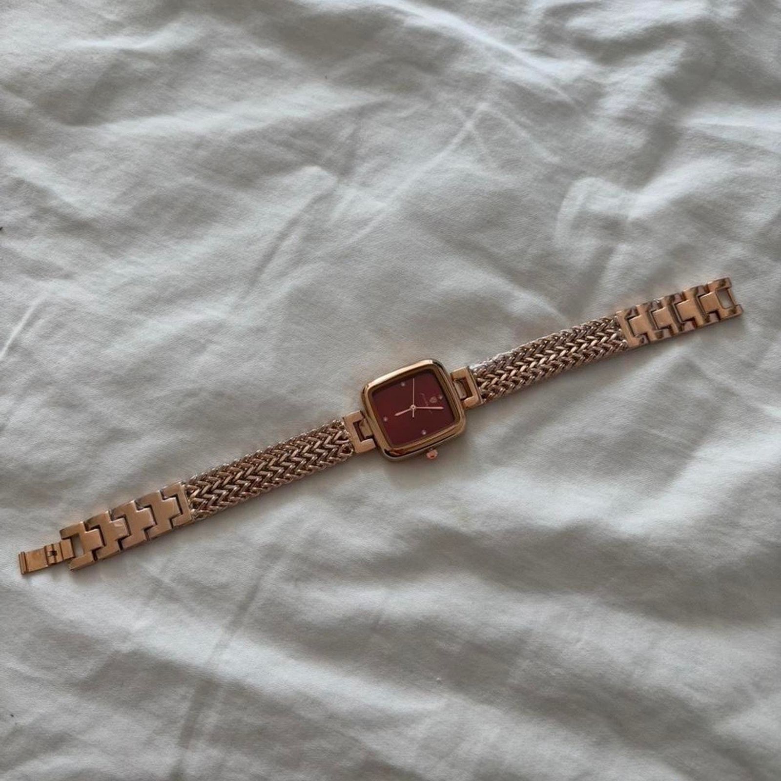 Other Gold Square Watch Red Dial Luxury Mesh Band Waterproof Size ONE SIZE - 2 Thumbnail