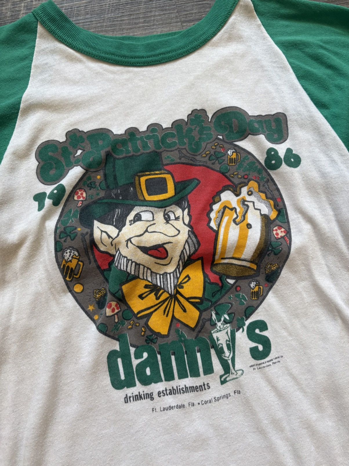 Vintage 1986 Vintage Bar Tee Size US S / EU 44-46 / 1 - 1 Thumbnail