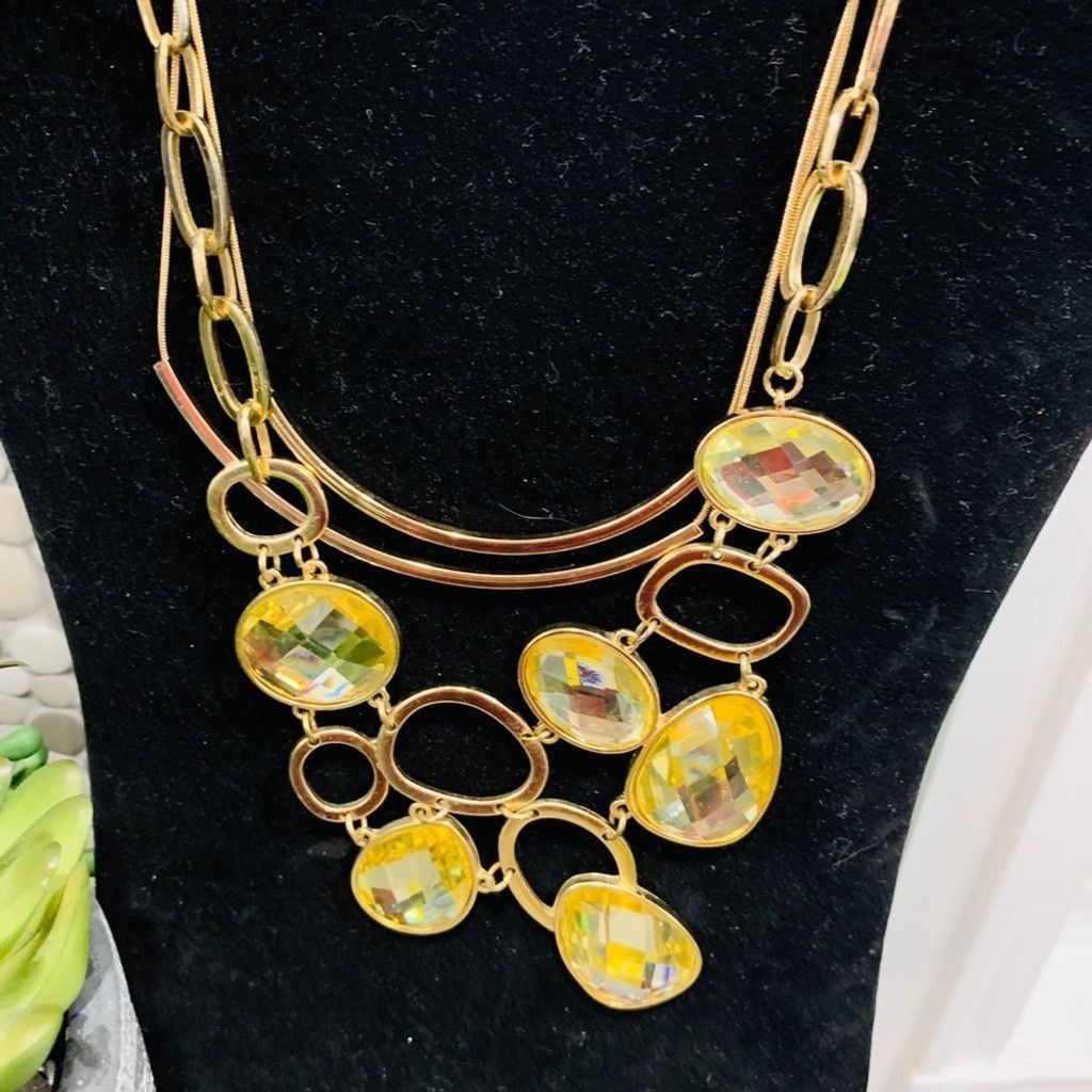 Other Beautiful 3 layers Necklaces in gold and crystals Size ONE SIZE - 2 Thumbnail
