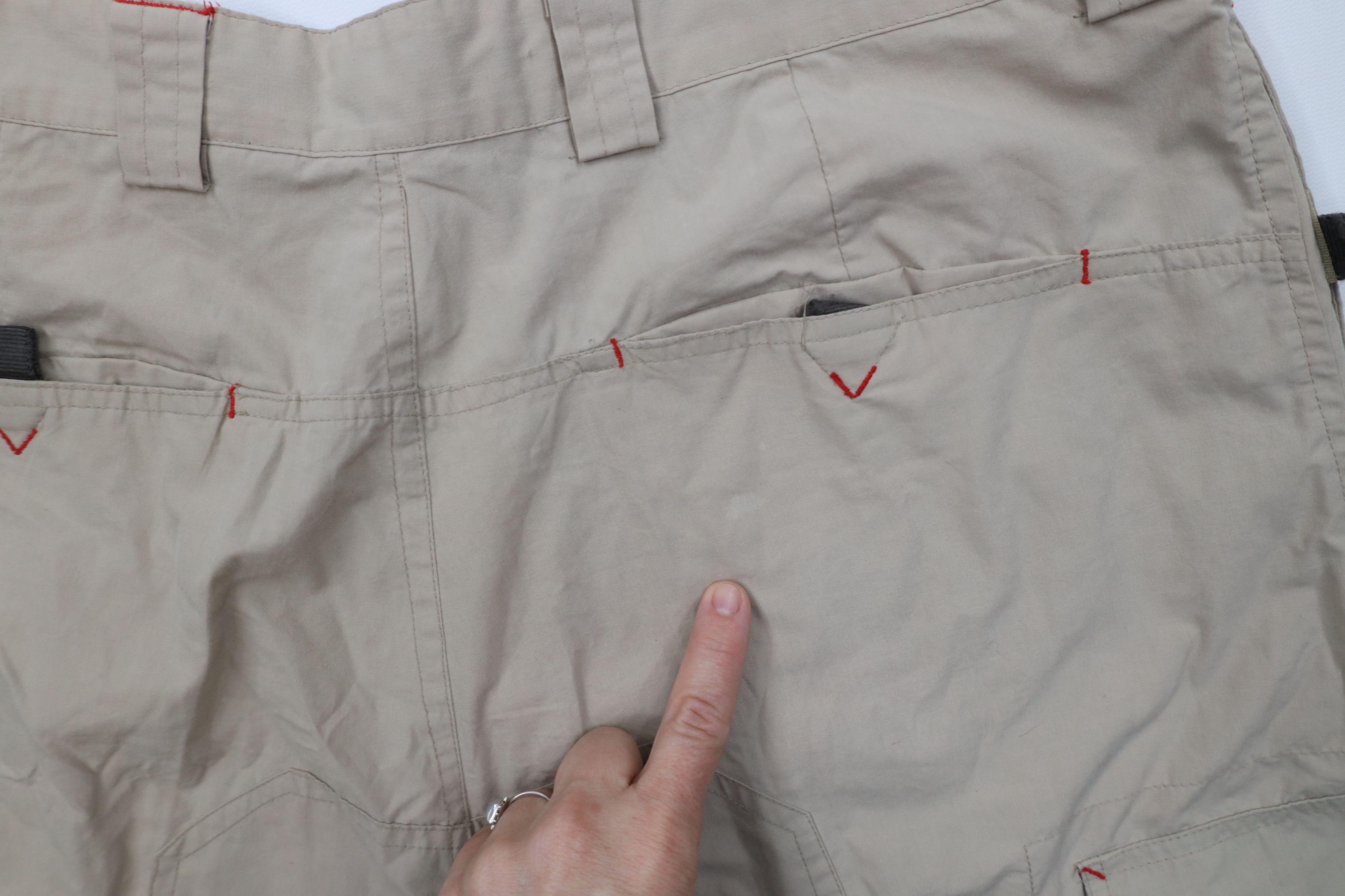 Vintage Vintage 90s Y2K Streetwear Fit Cargo Shorts Beige Khaki Size US 36 / EU 52 - 13 Thumbnail