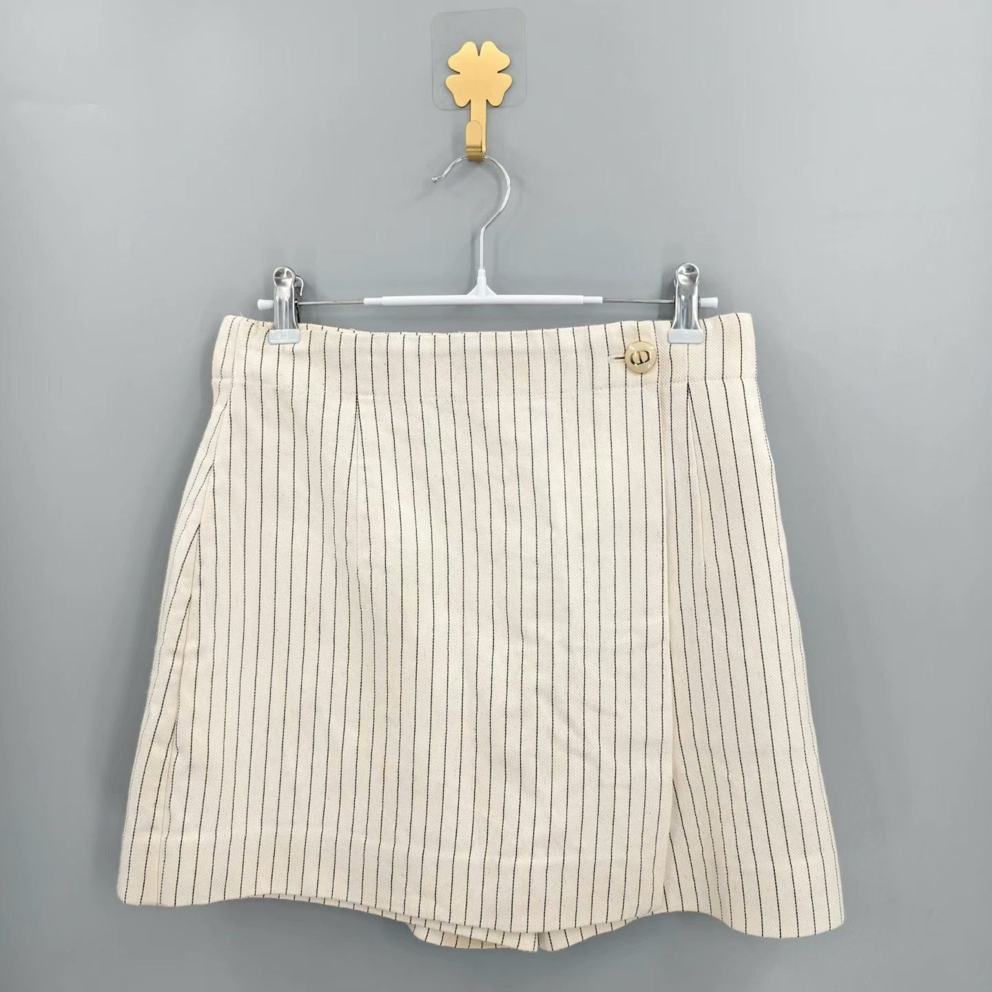Dior Dior Beige CD Button Vertical Stripe Skort Size 36" / US 14 / IT 50 - 1 Thumbnail